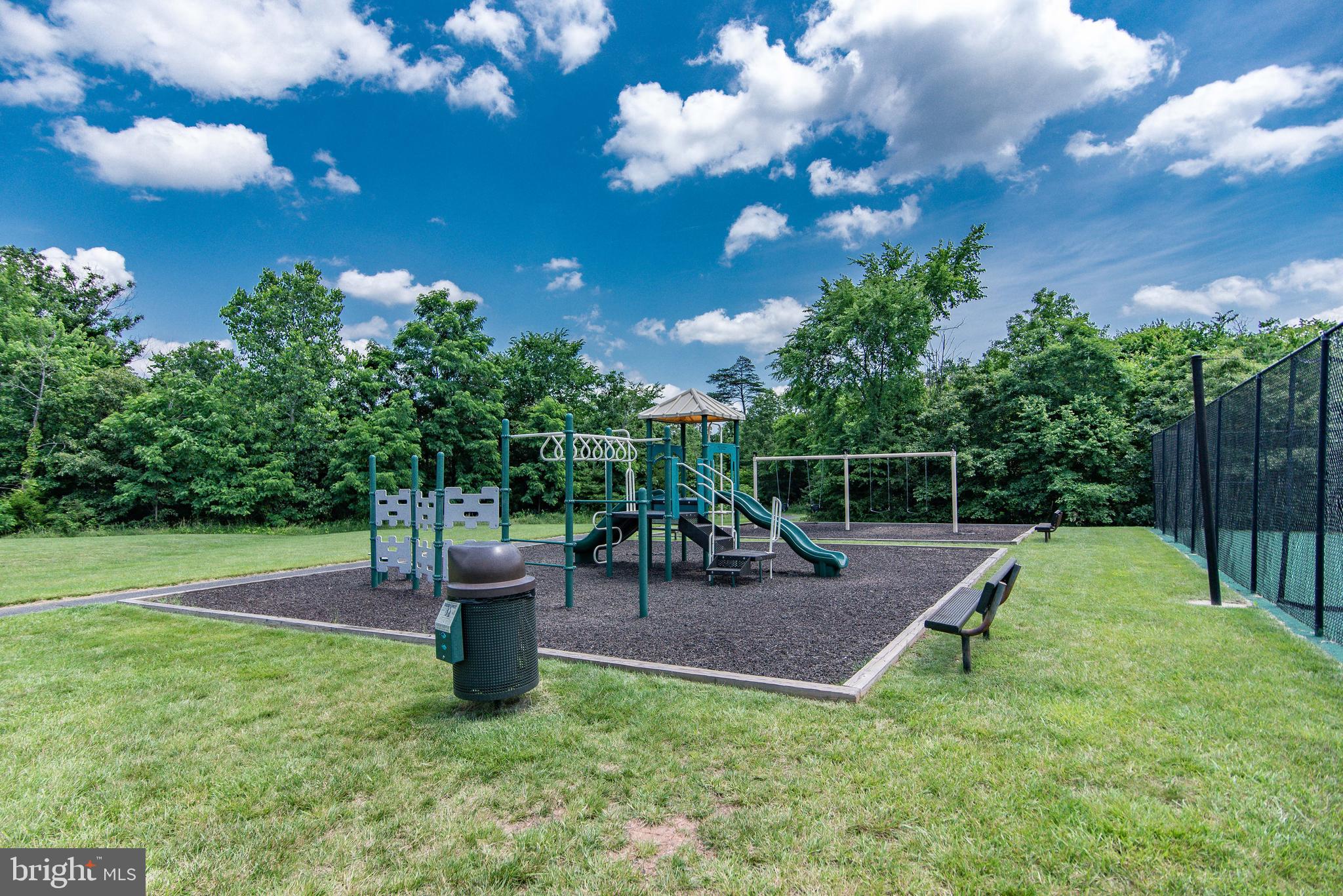 SOUTH RIDING - Residential