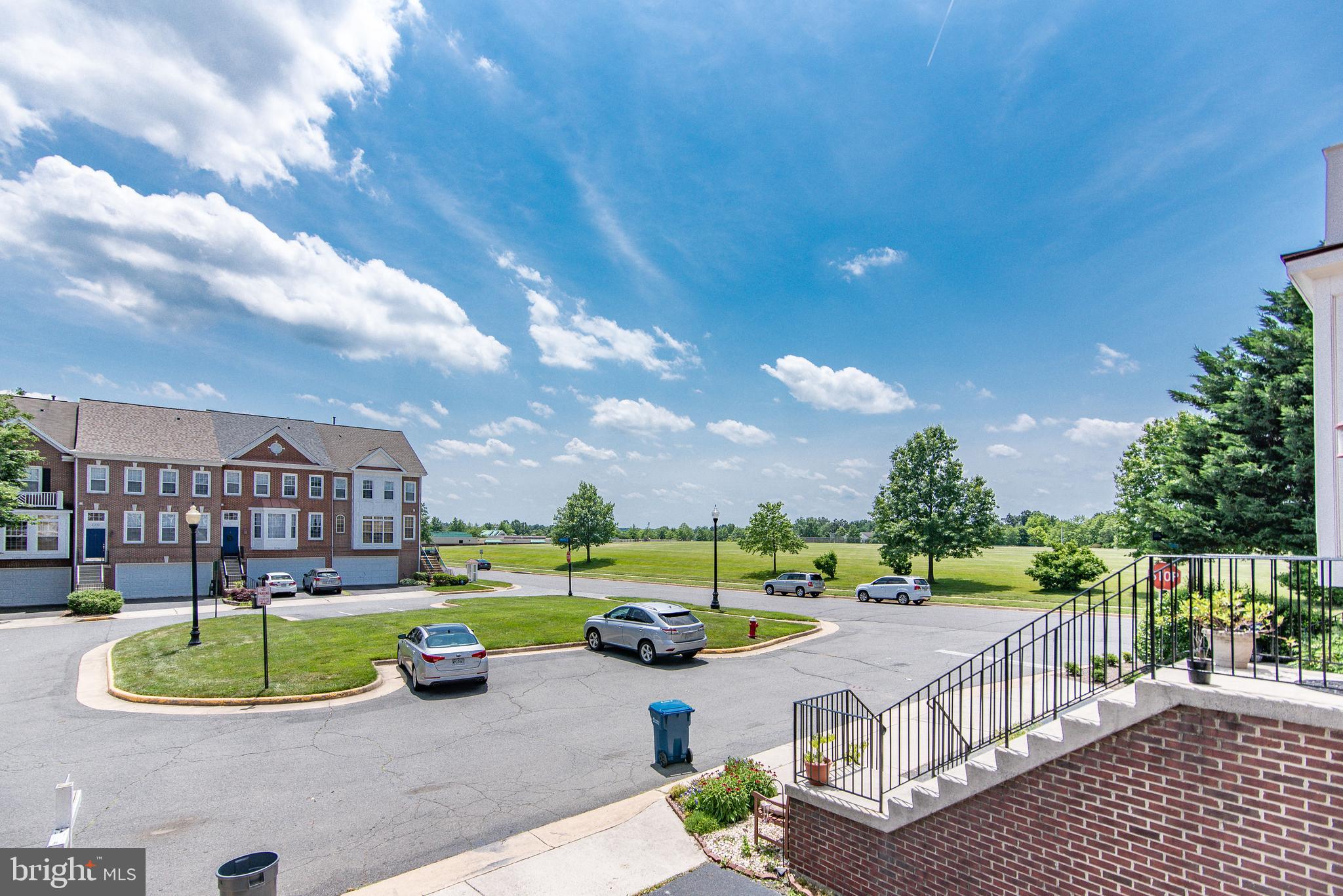 SOUTH RIDING - Residential