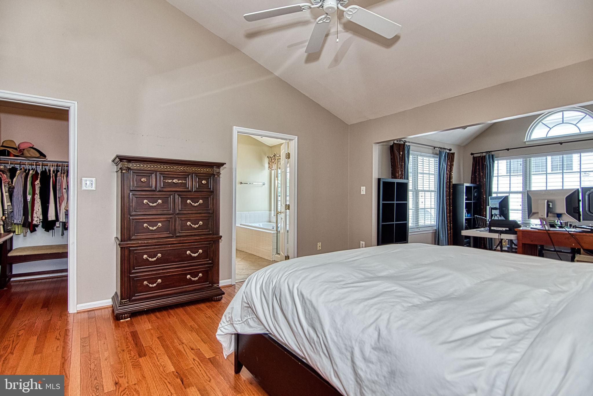 SOUTH RIDING - Residential