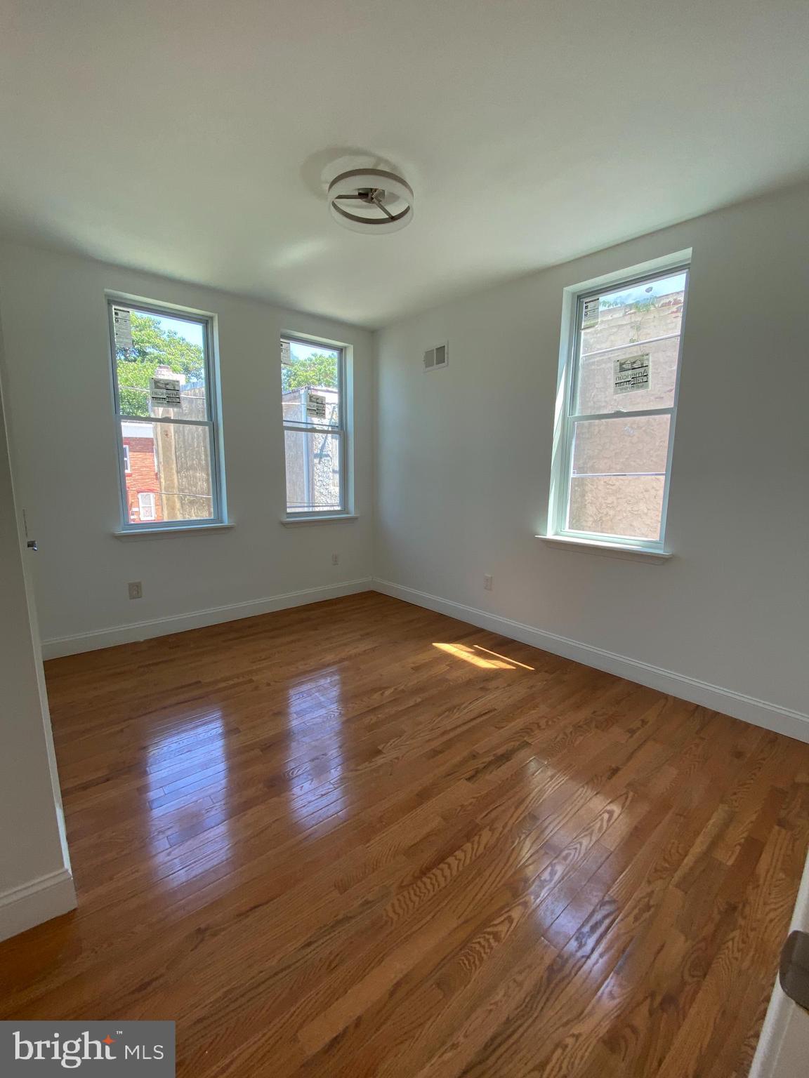 STRAWBERRY MANSION - Residential