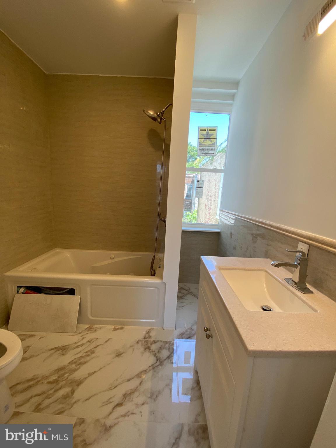 STRAWBERRY MANSION - Residential