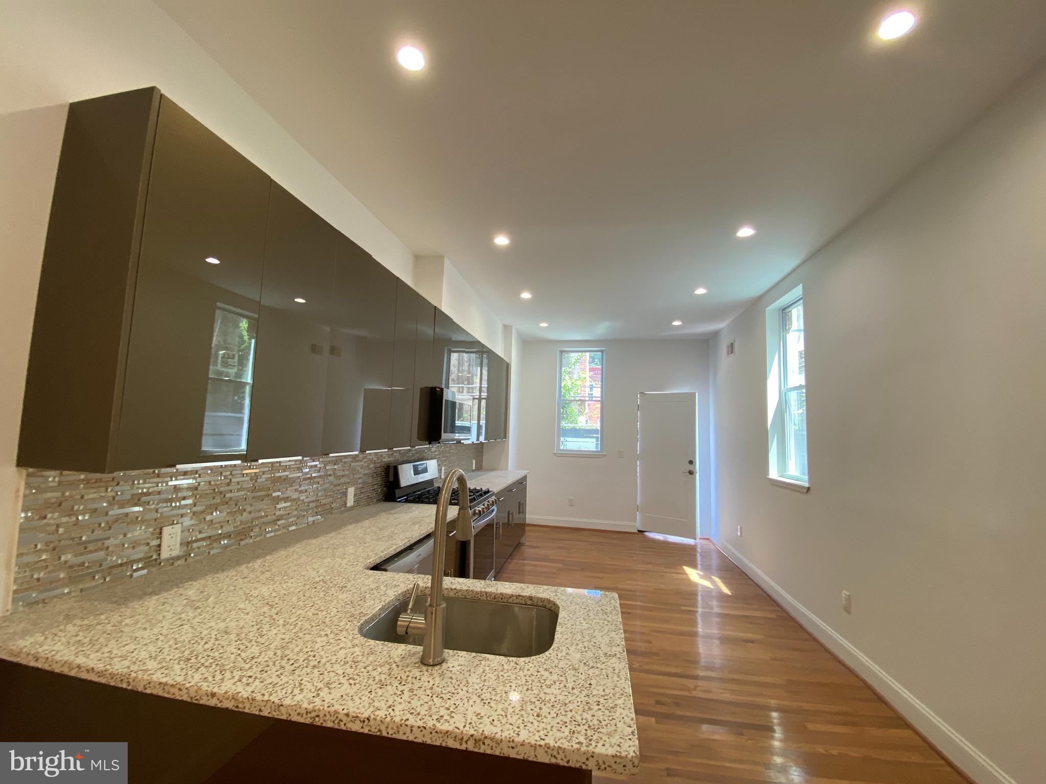 STRAWBERRY MANSION - Residential