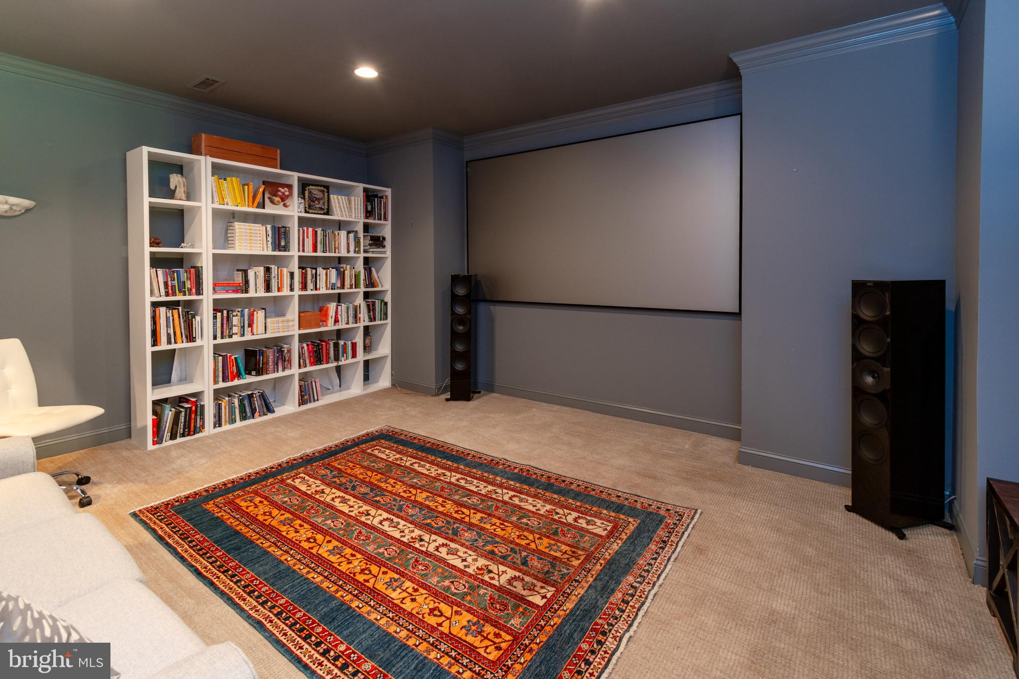 STONE MOUNT @ JERI - Residential