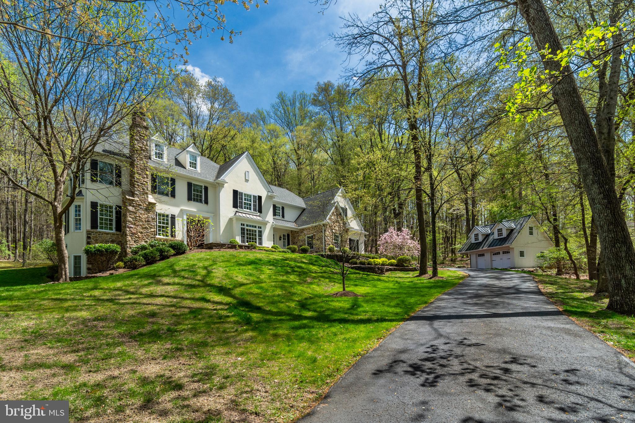 STONE MOUNT @ JERI - Residential