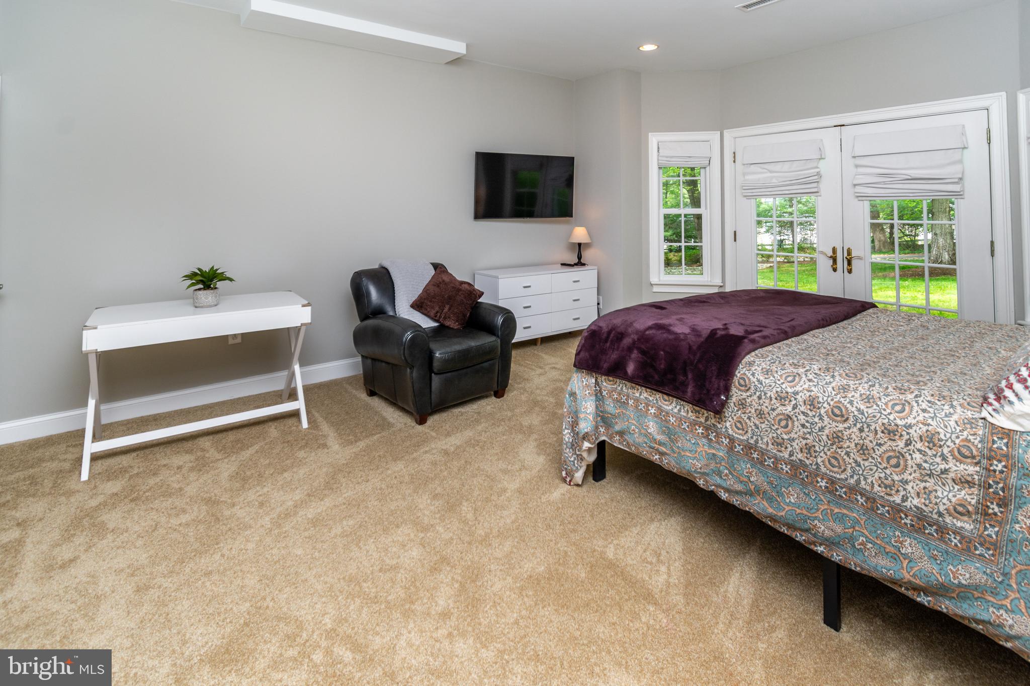 STONE MOUNT @ JERI - Residential