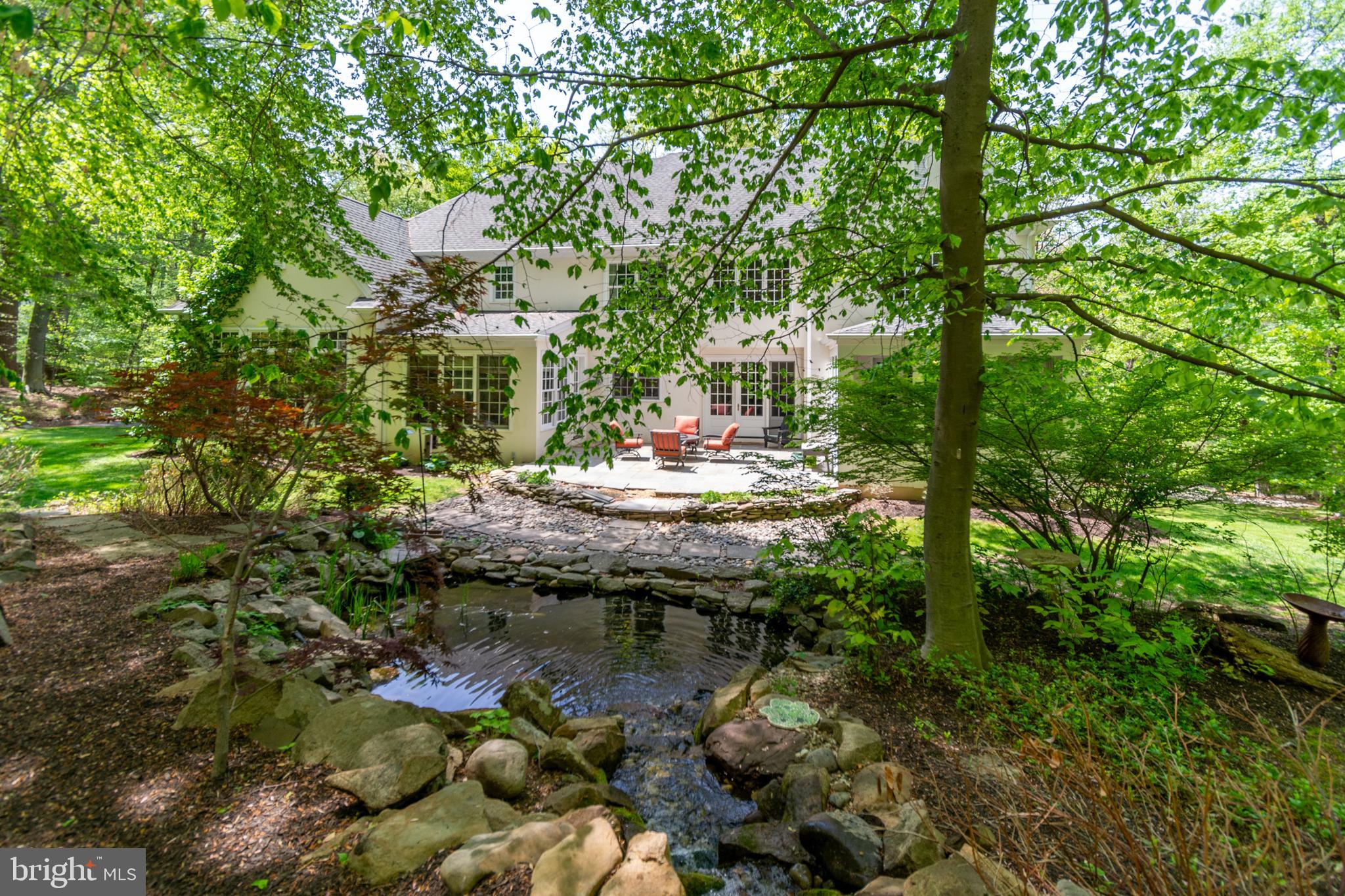 STONE MOUNT @ JERI - Residential