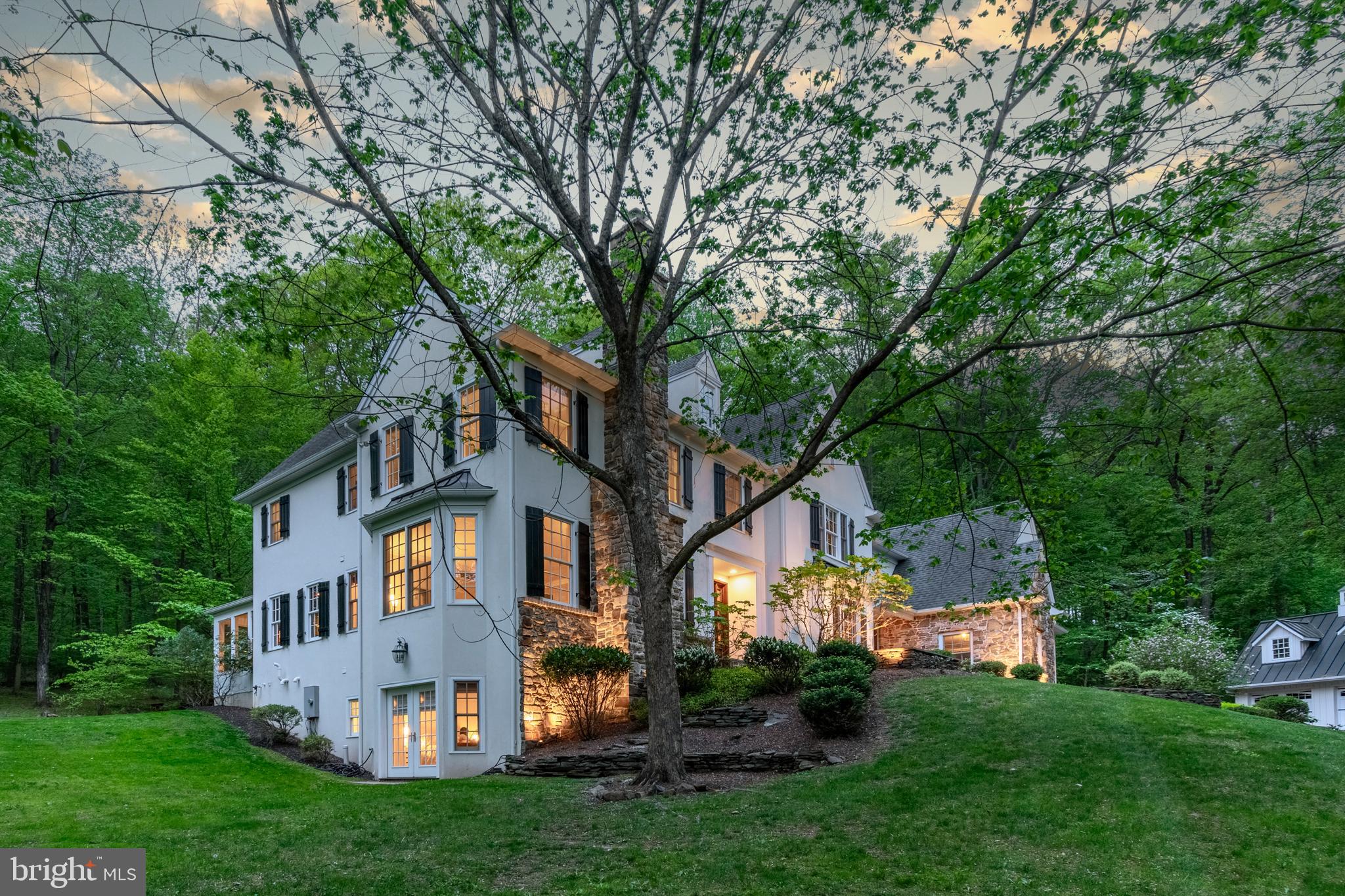 STONE MOUNT @ JERI - Residential