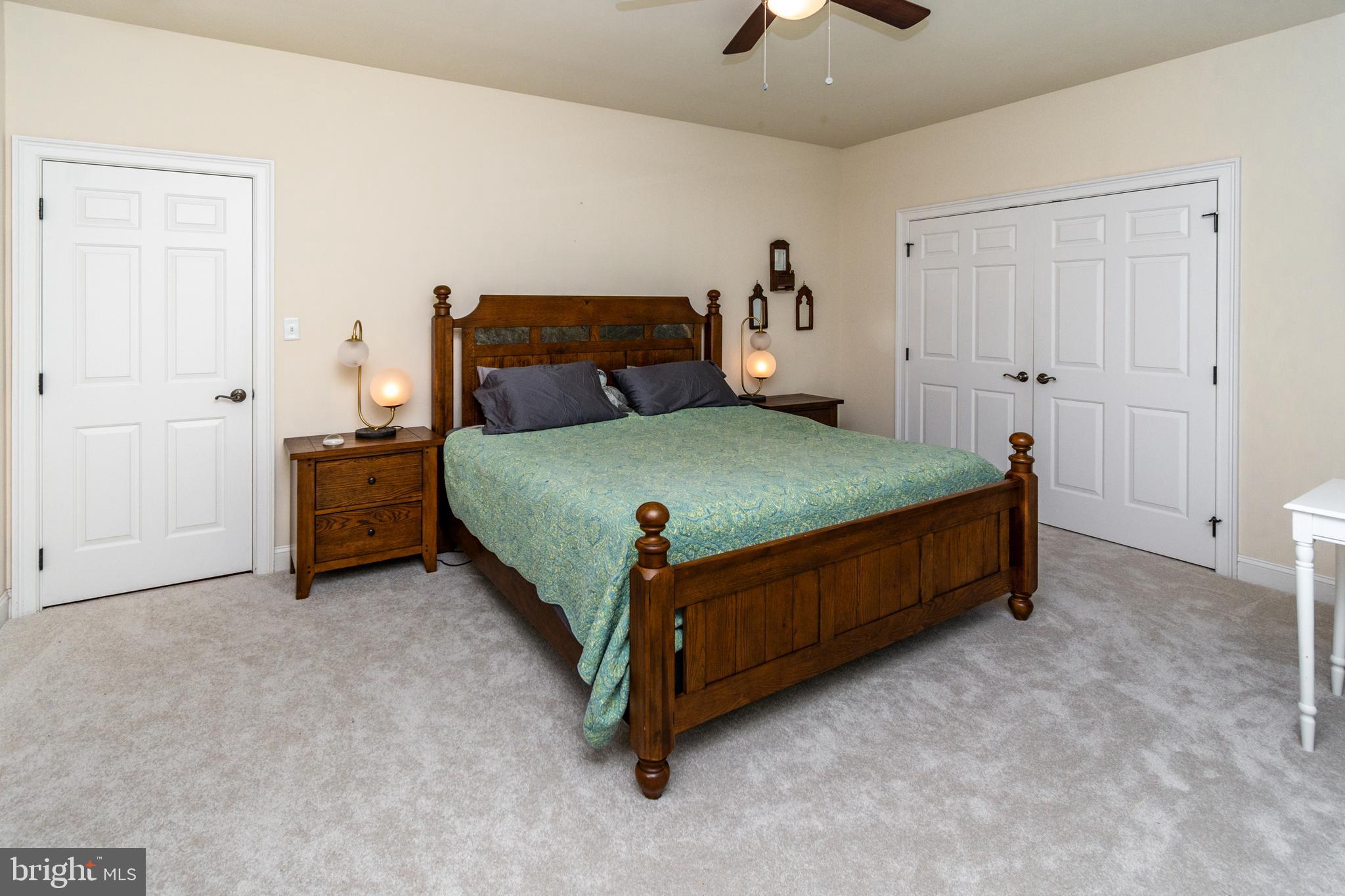 STONE MOUNT @ JERI - Residential