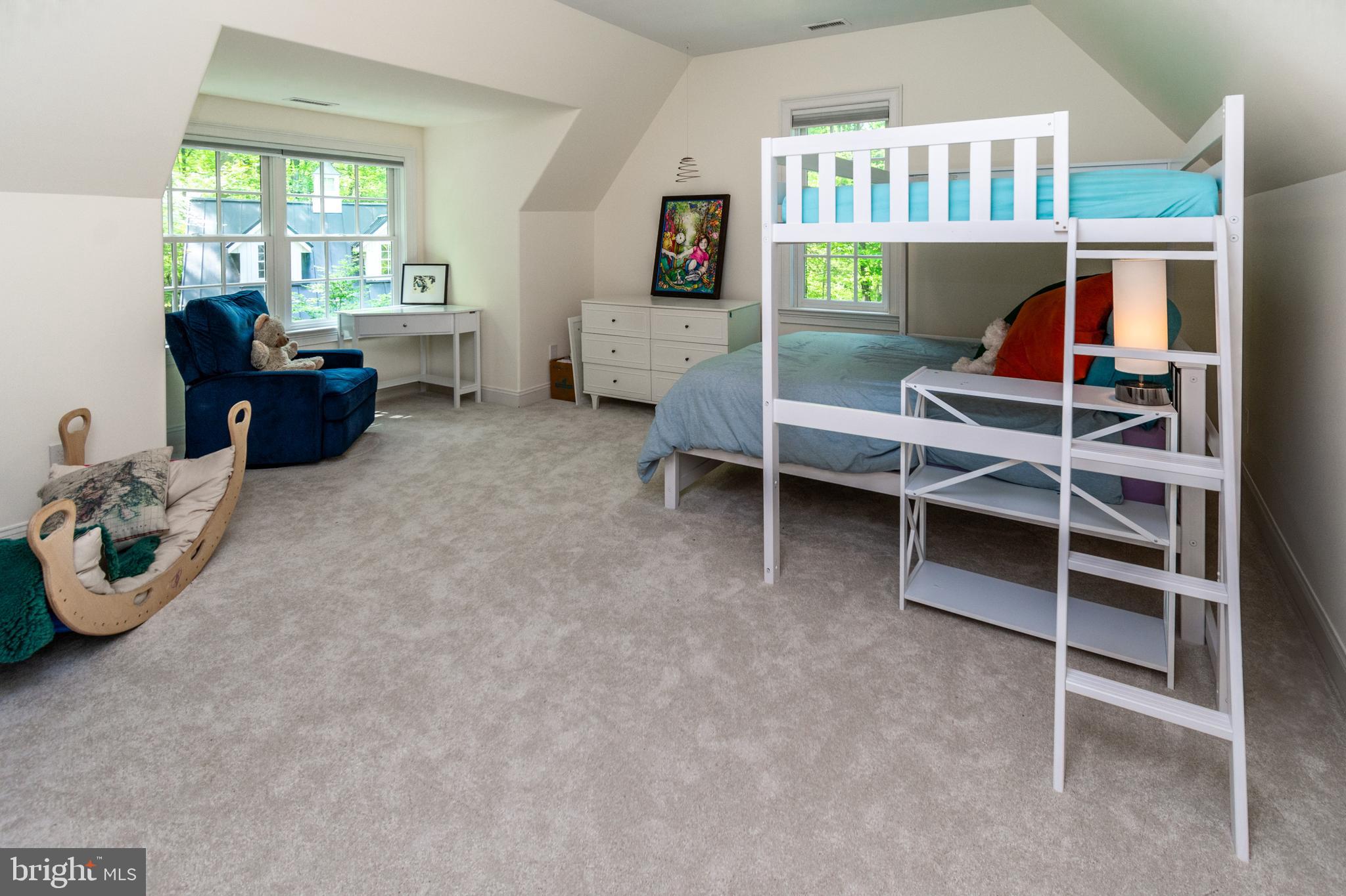 STONE MOUNT @ JERI - Residential