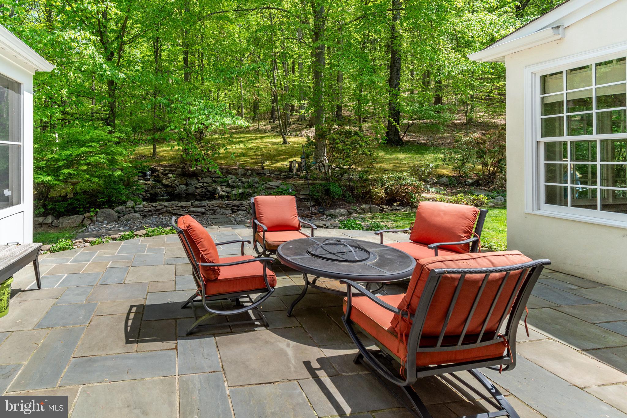 STONE MOUNT @ JERI - Residential