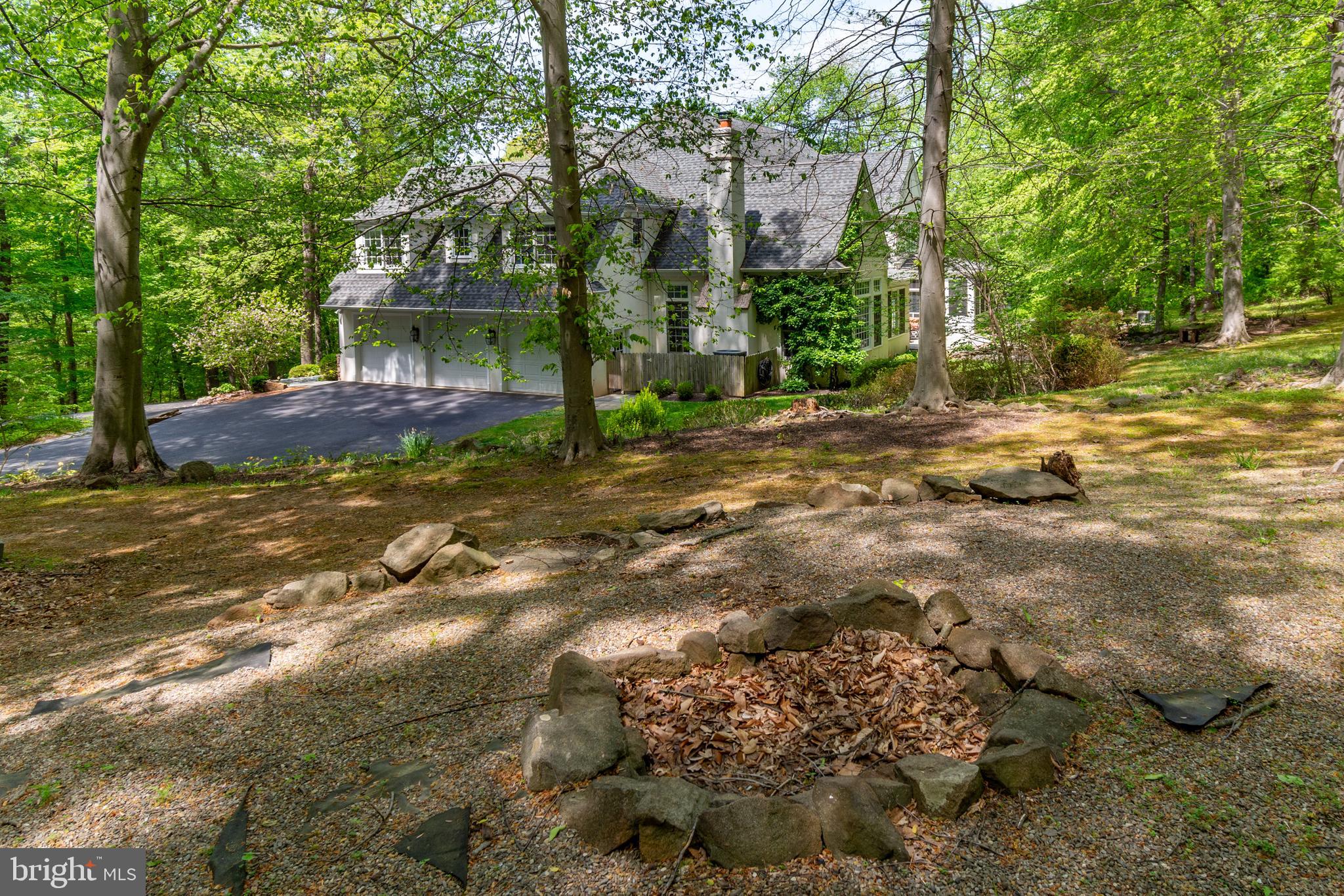 STONE MOUNT @ JERI - Residential