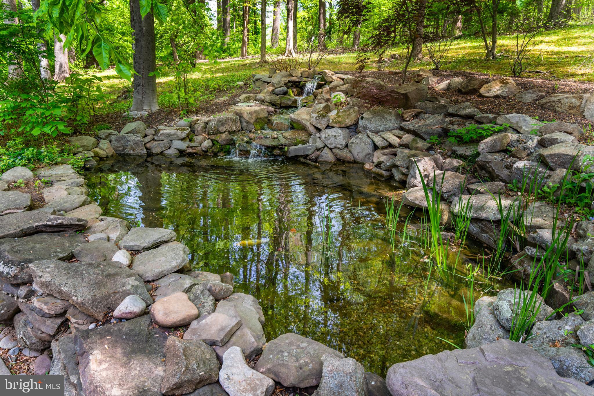 STONE MOUNT @ JERI - Residential