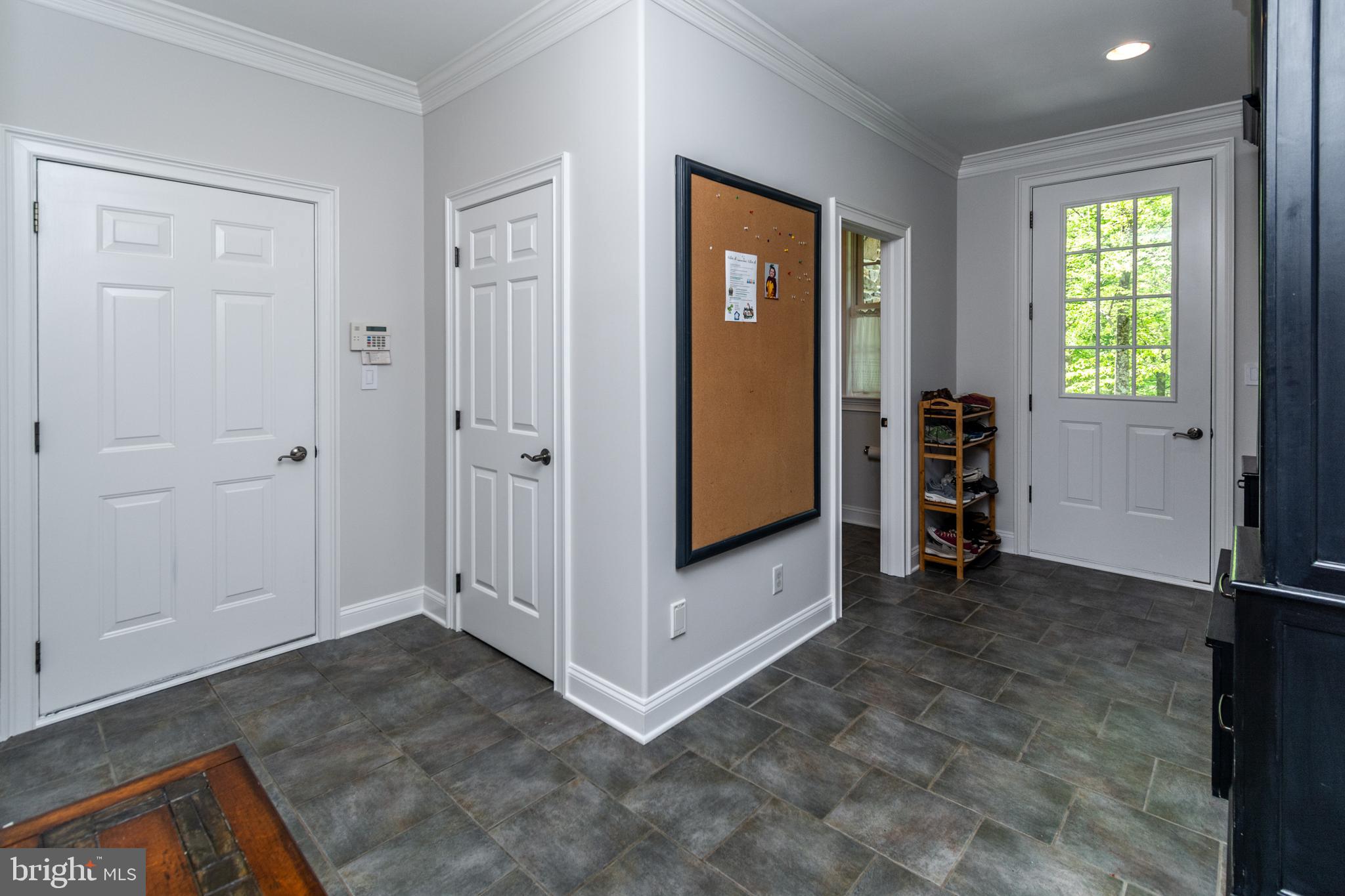 STONE MOUNT @ JERI - Residential