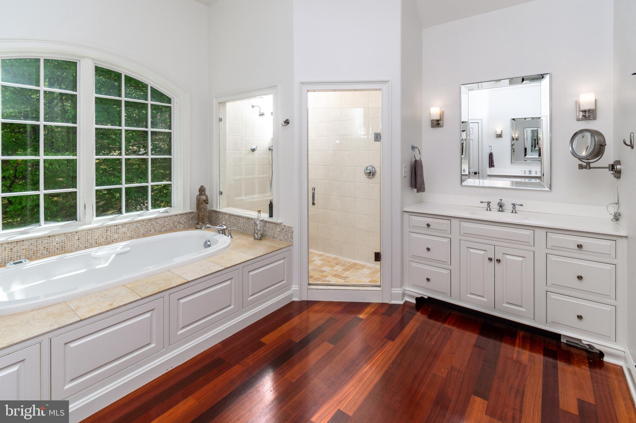 STONE MOUNT @ JERI - Residential