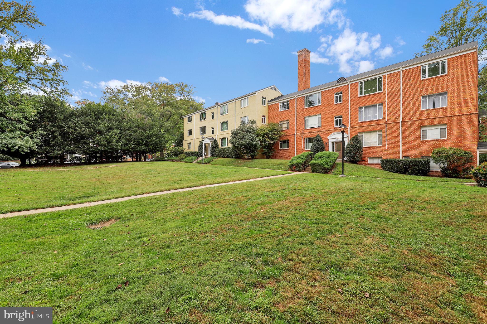 PARKSIDE CONDOMINIUMS - Residential