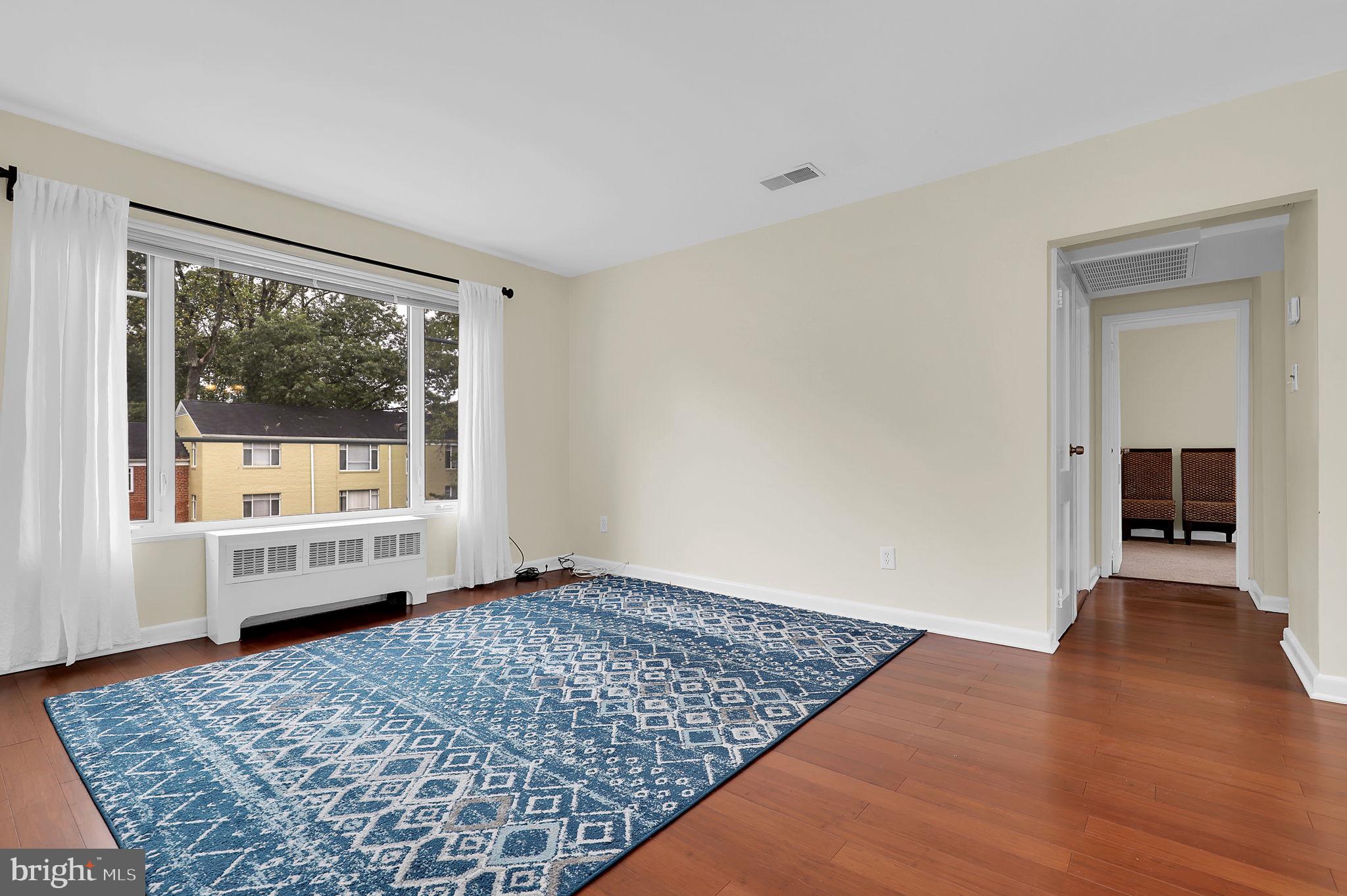 10411 MONTROSE AVENUE 301