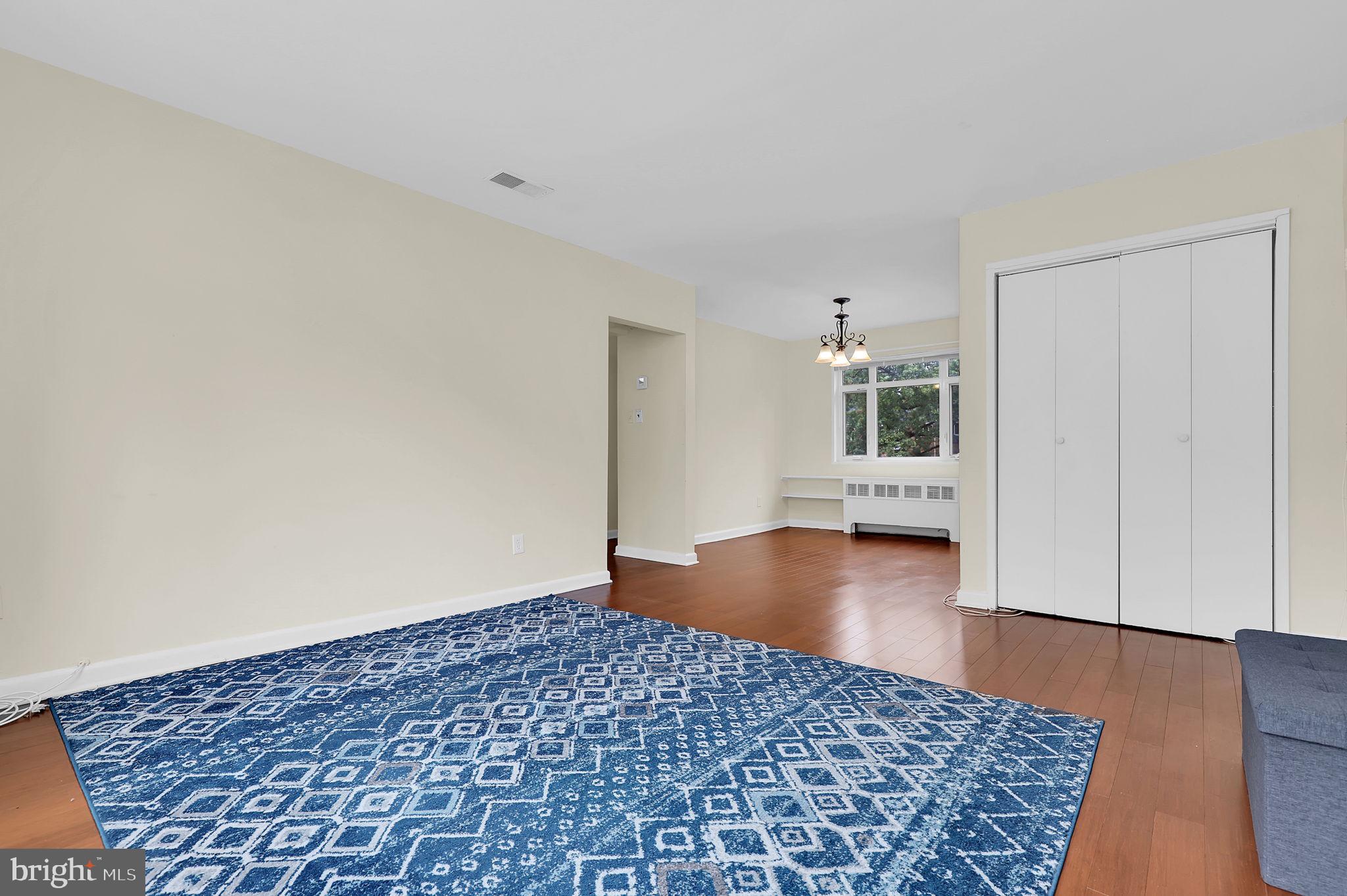 10411 MONTROSE AVENUE 301