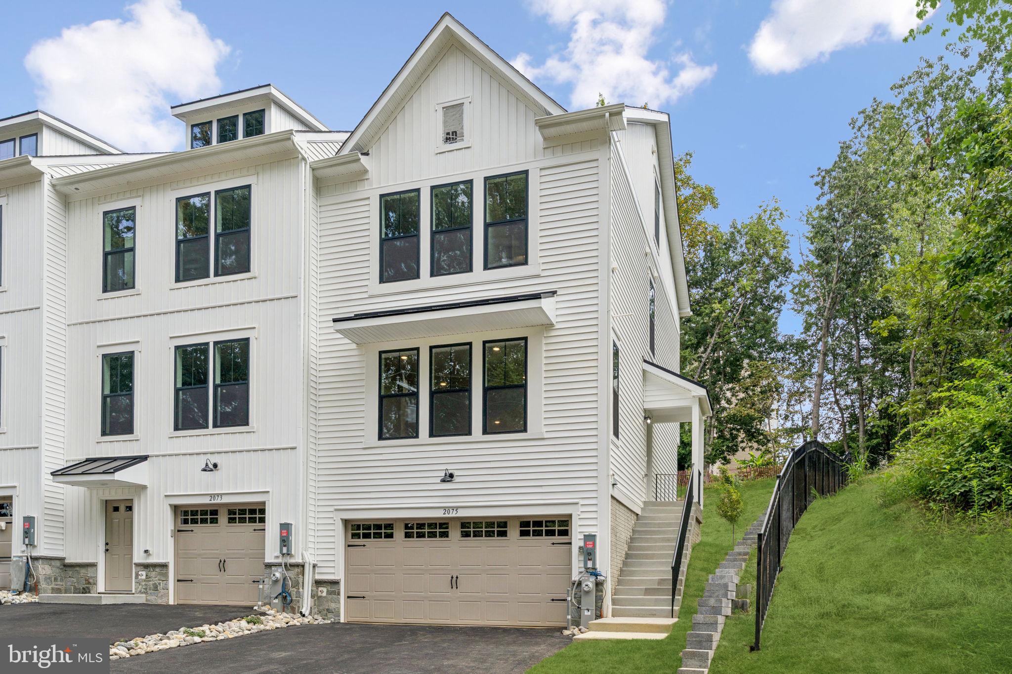 ADMIRALS WALK - Residential