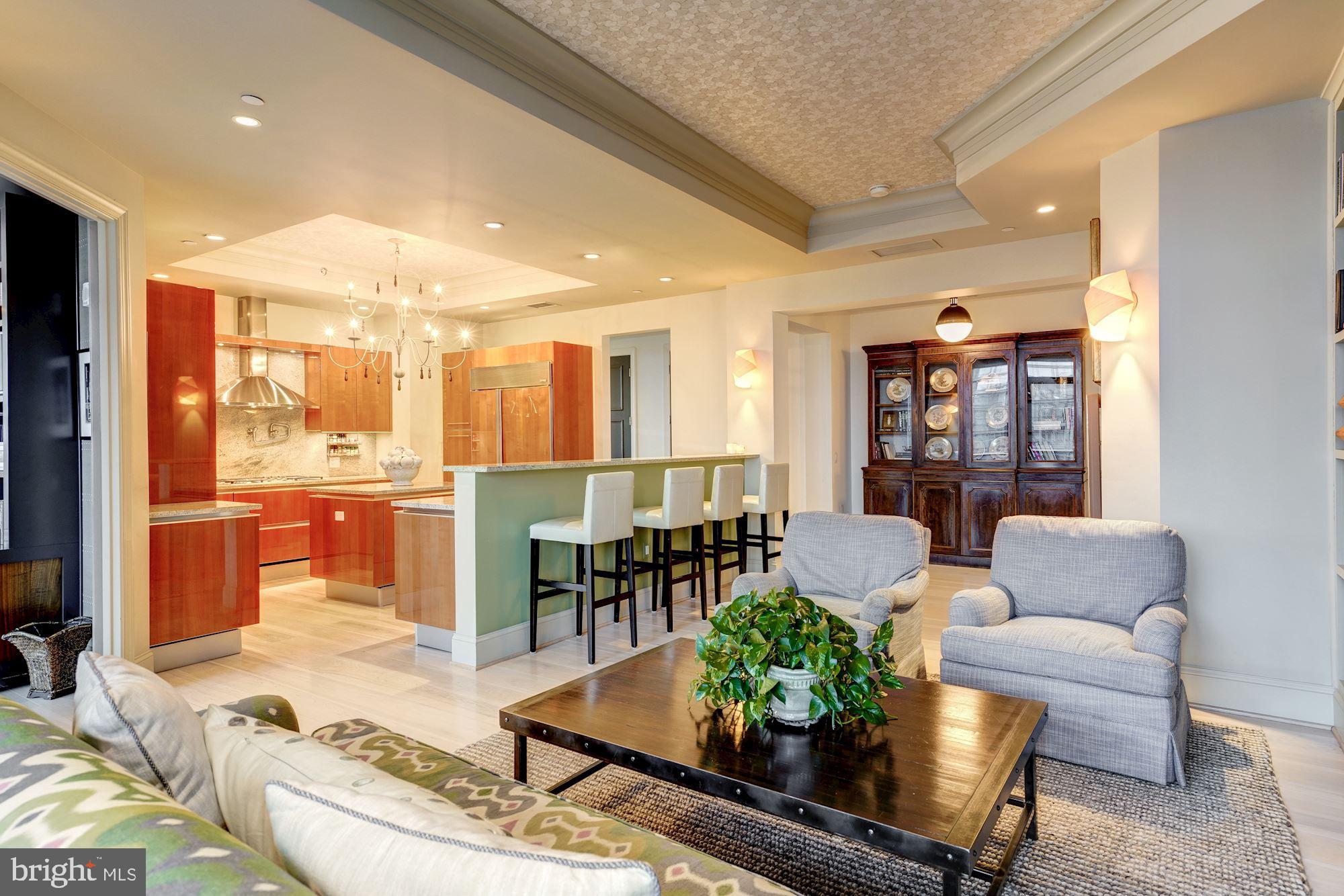 TURNBERRY TOWER - Residential