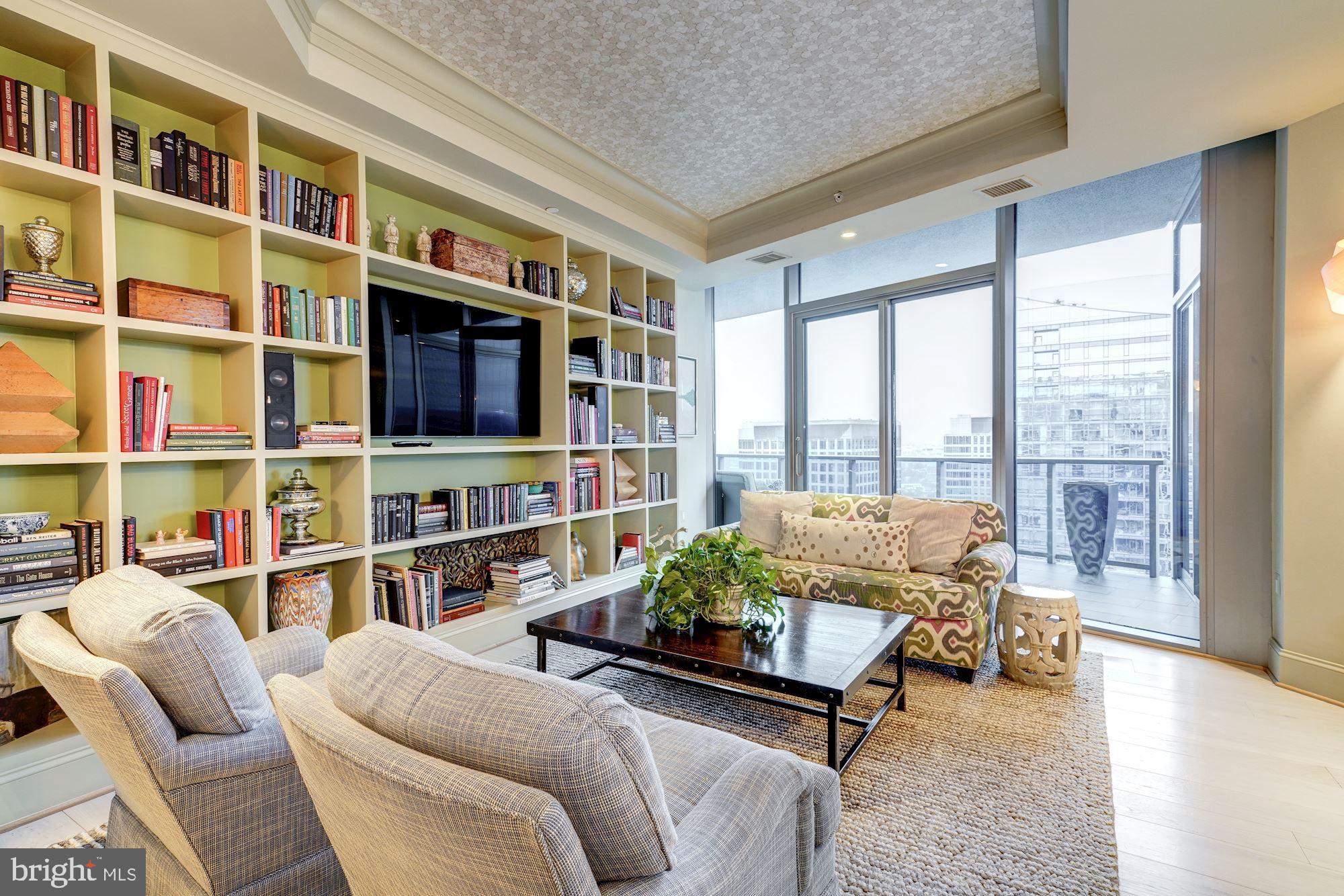 TURNBERRY TOWER - Residential