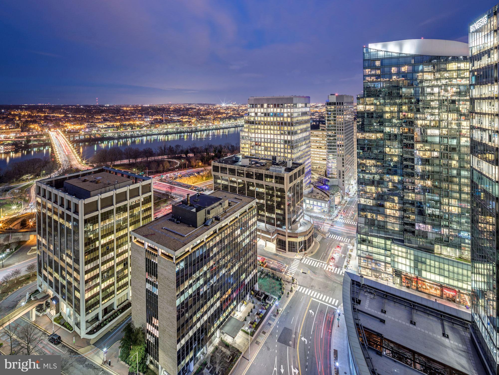 TURNBERRY TOWER - Residential