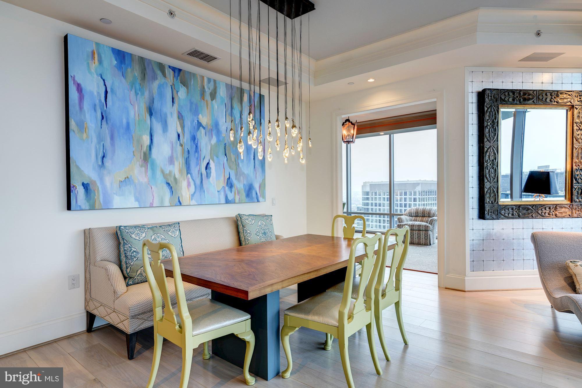 TURNBERRY TOWER - Residential