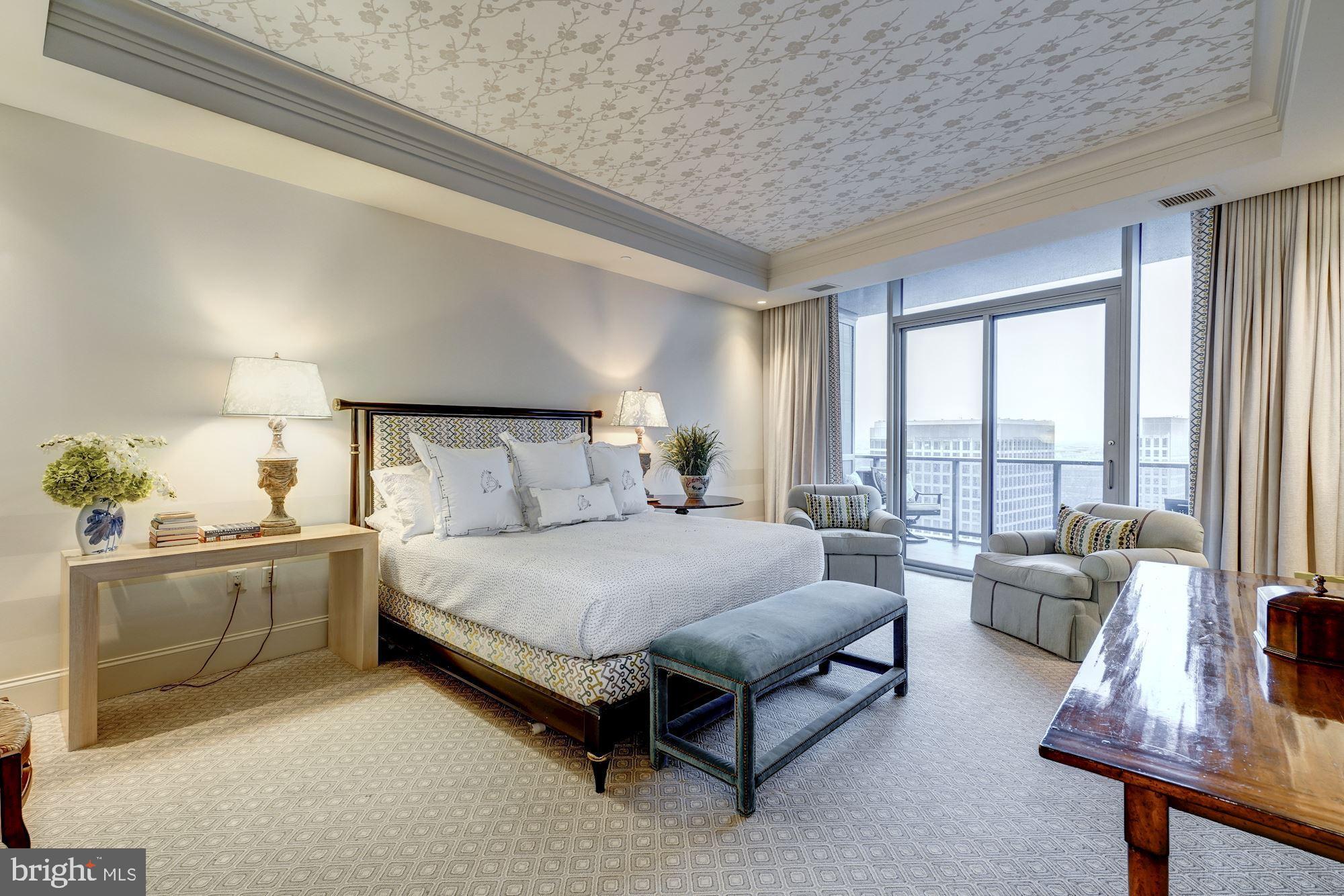 TURNBERRY TOWER - Residential