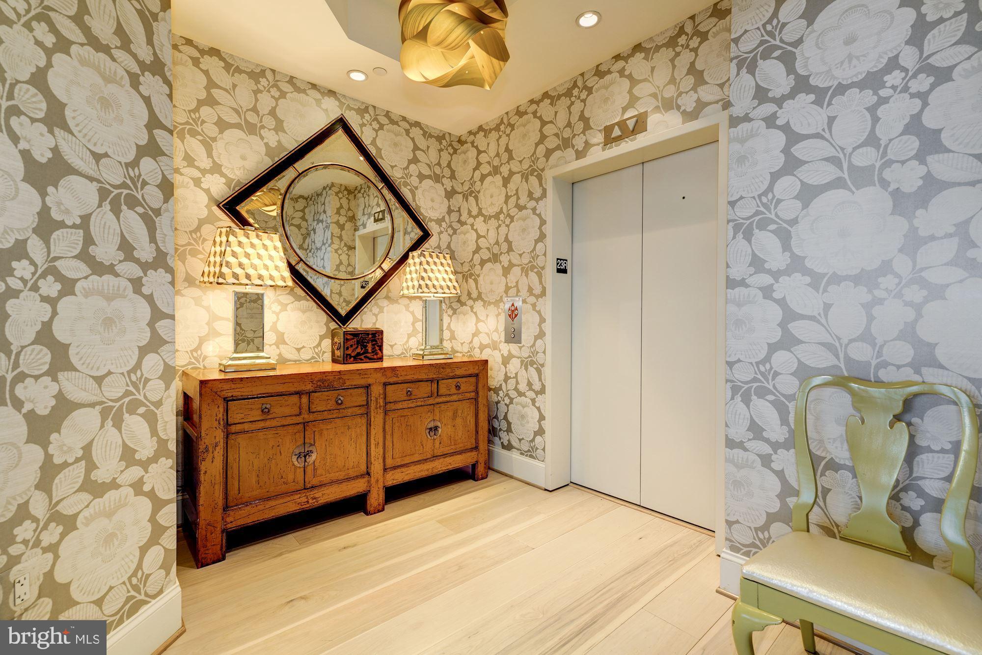 TURNBERRY TOWER - Residential