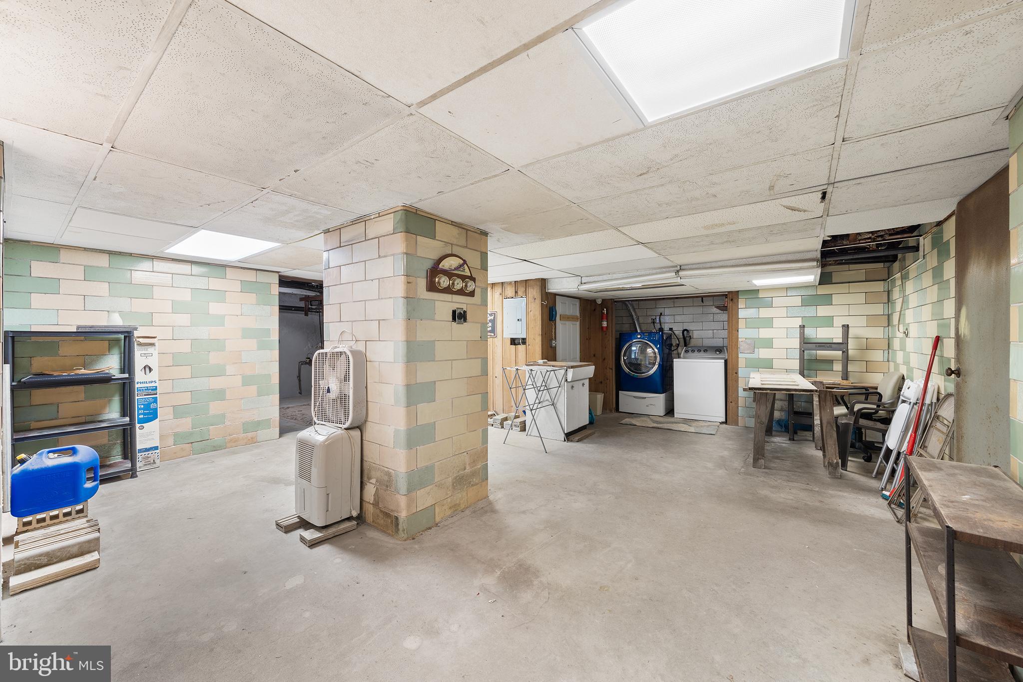 ELKINS PARK - Residential Lease