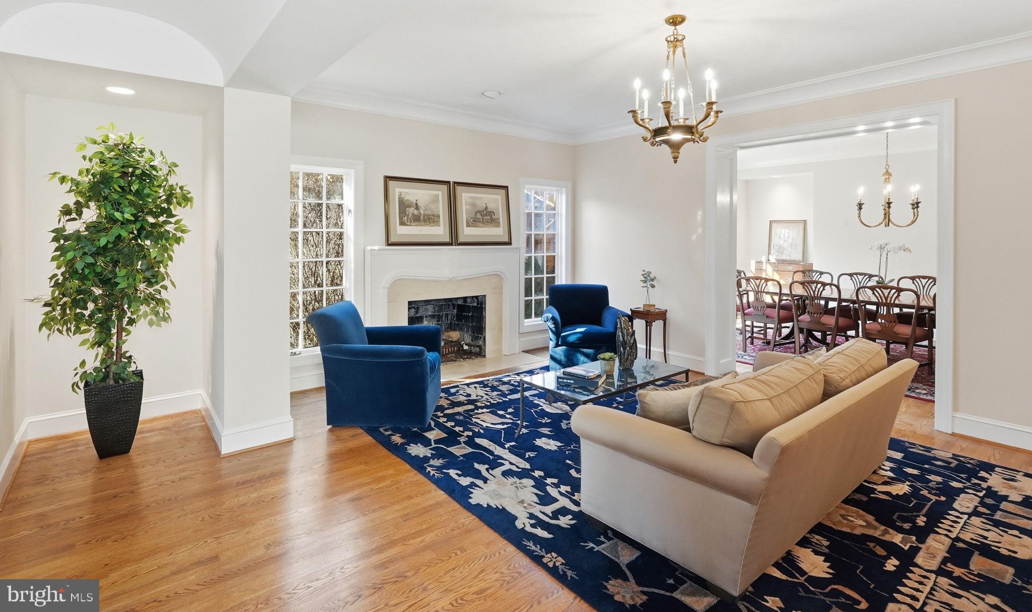 10033 CHARTWELL MANOR