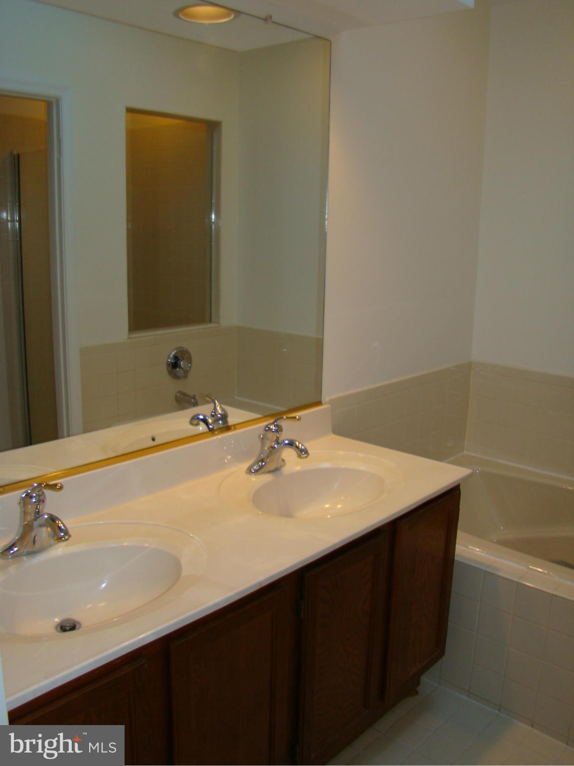 RIVA TRACE - Residential