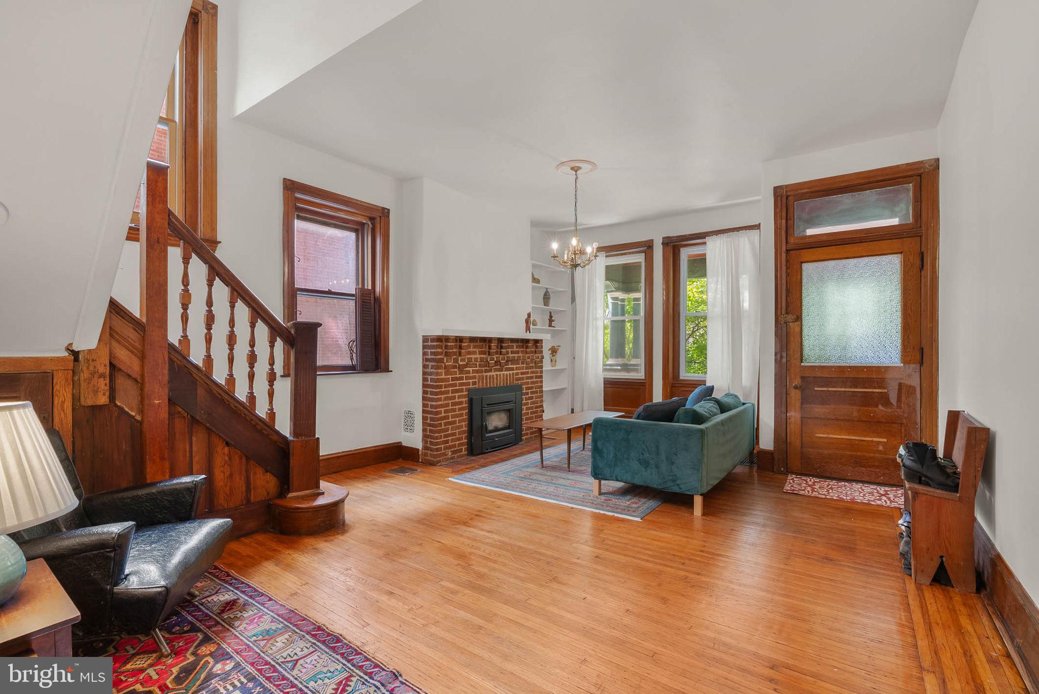 923 S SAINT BERNARD STREET