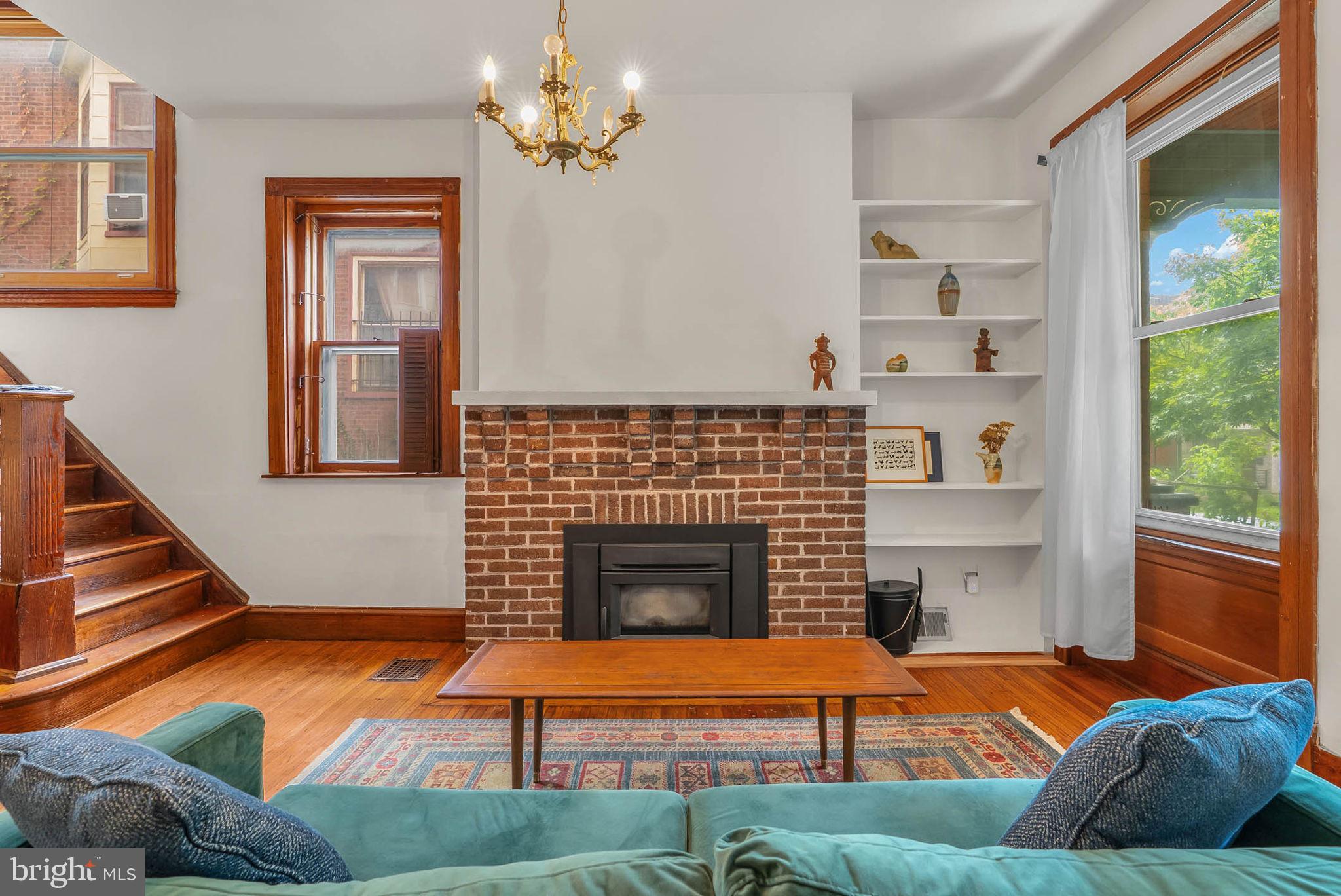 923 S SAINT BERNARD STREET