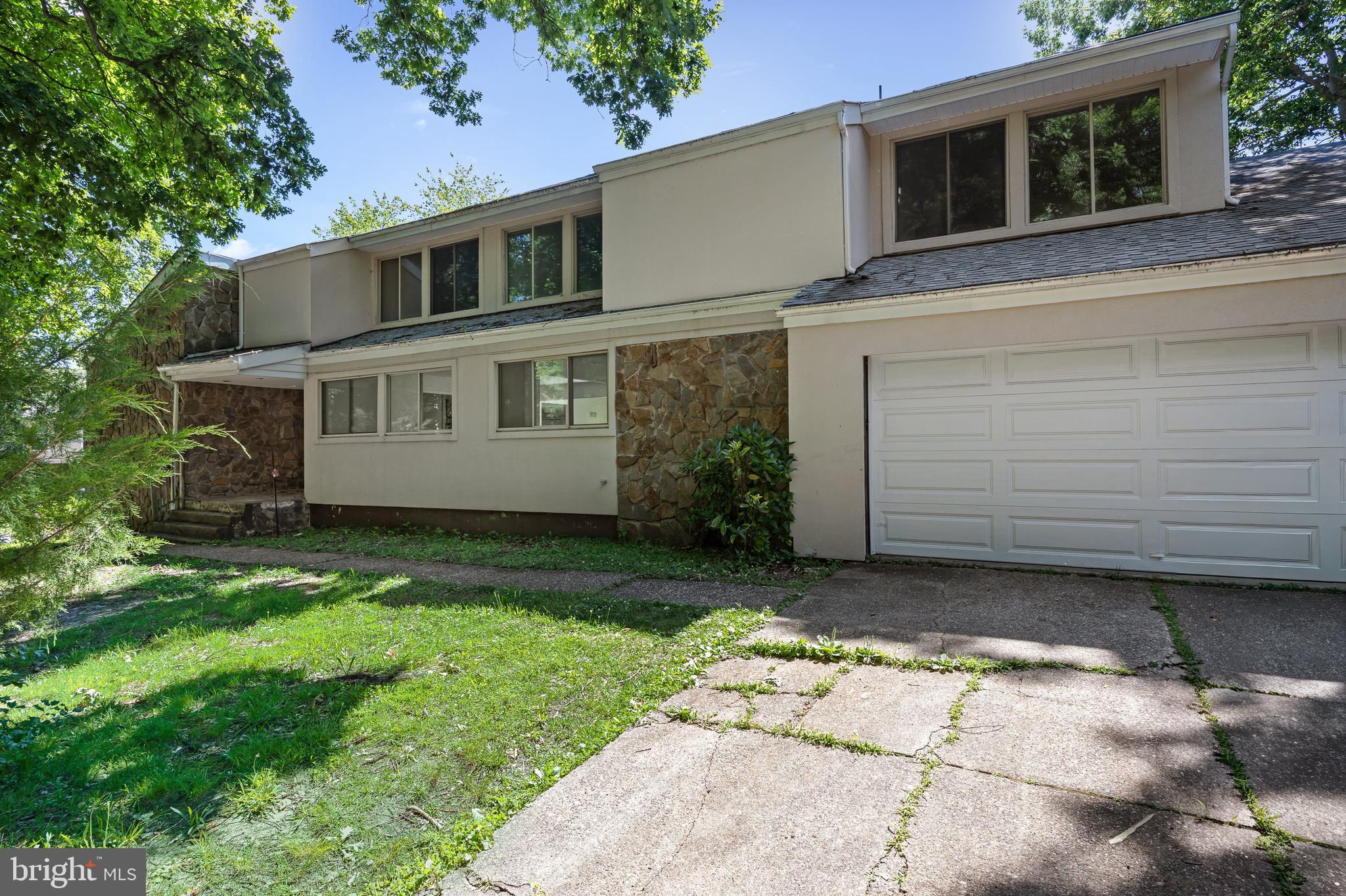 536 HEARTWOOD DRIVE