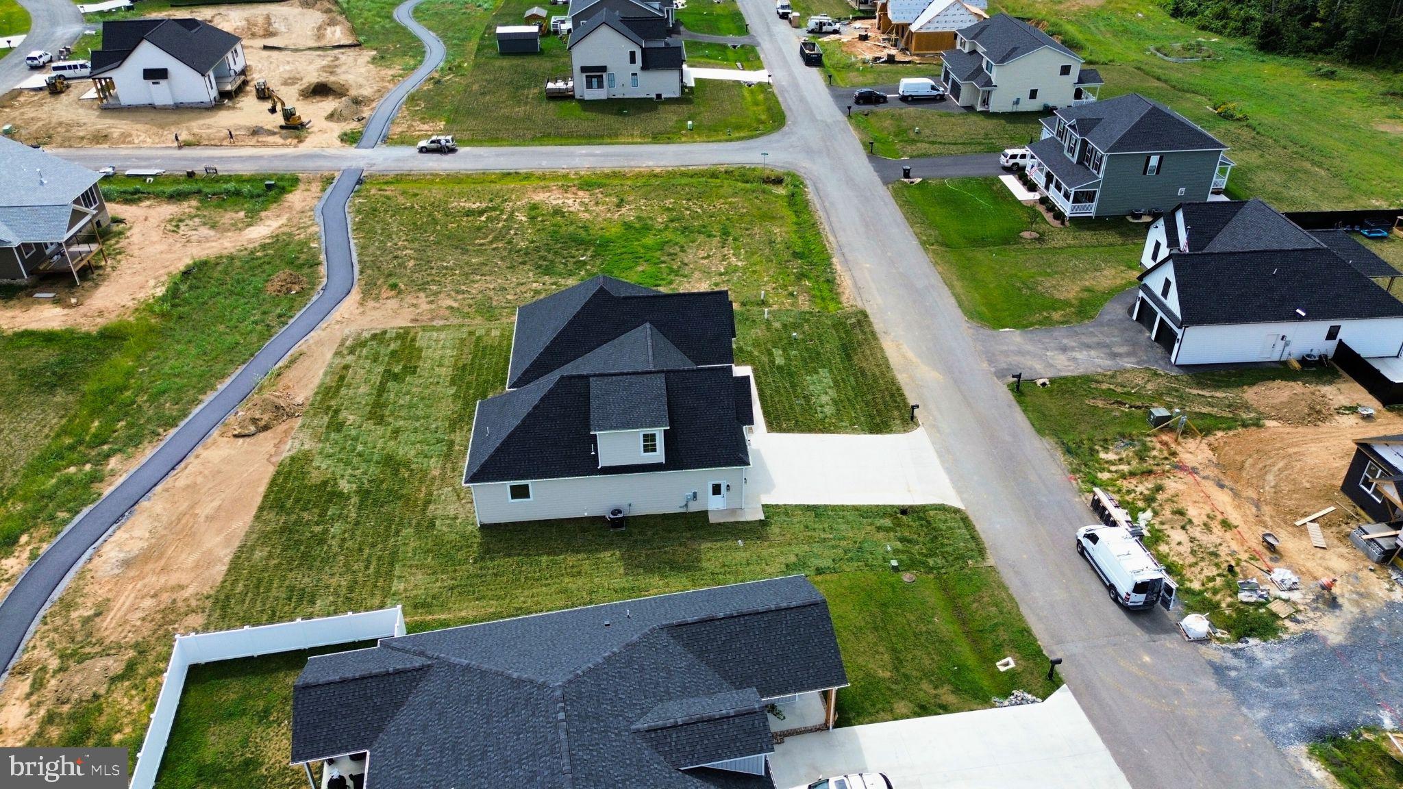 THE PONDS - Residential