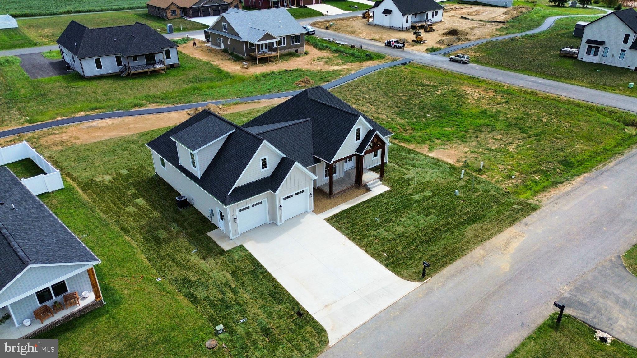 THE PONDS - Residential