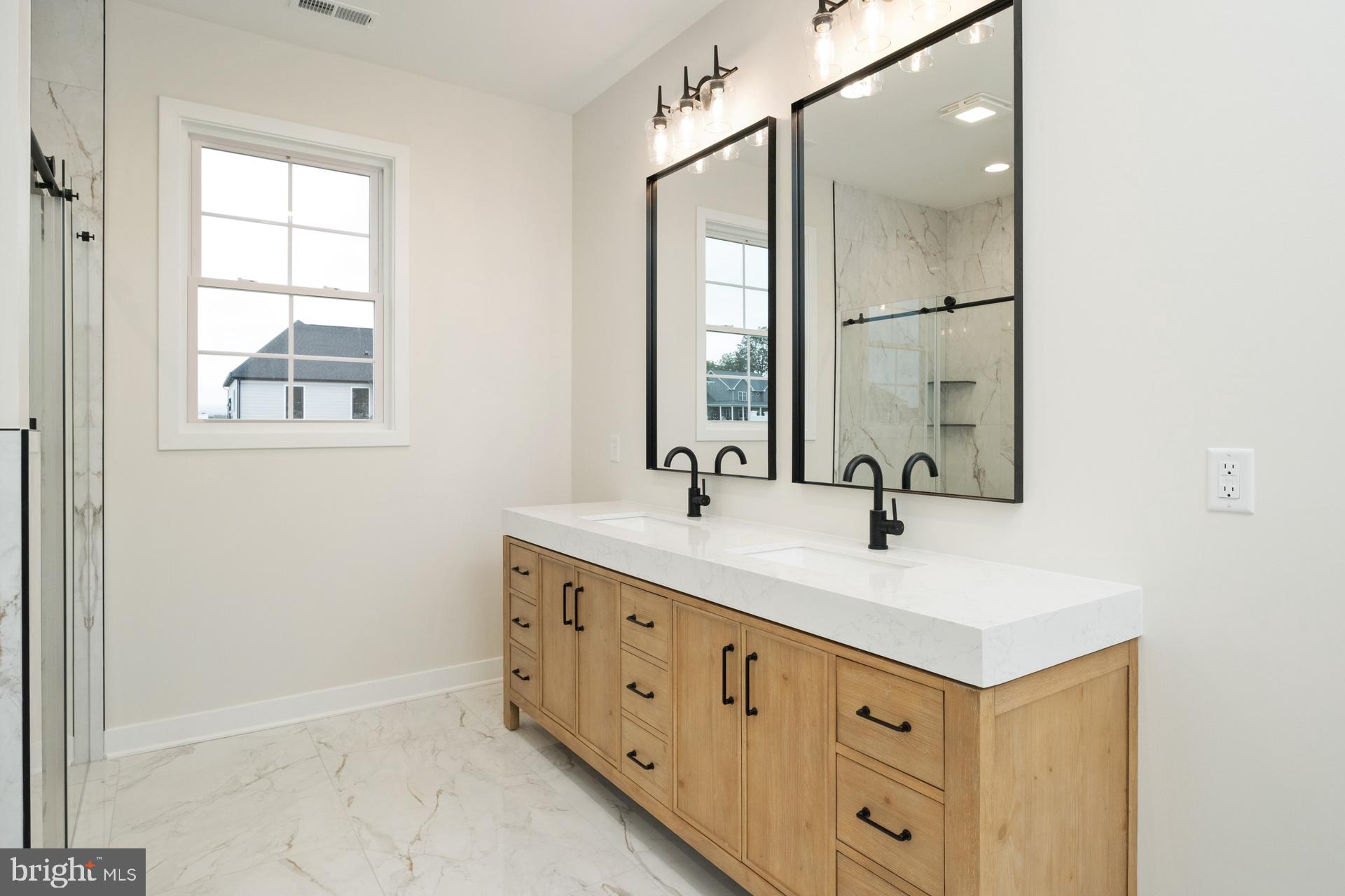 THE PONDS - Residential