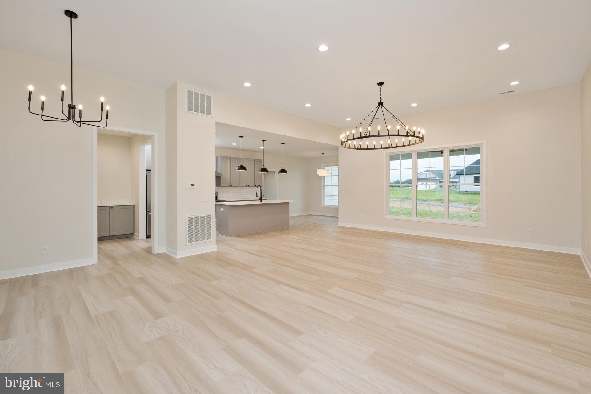 THE PONDS - Residential