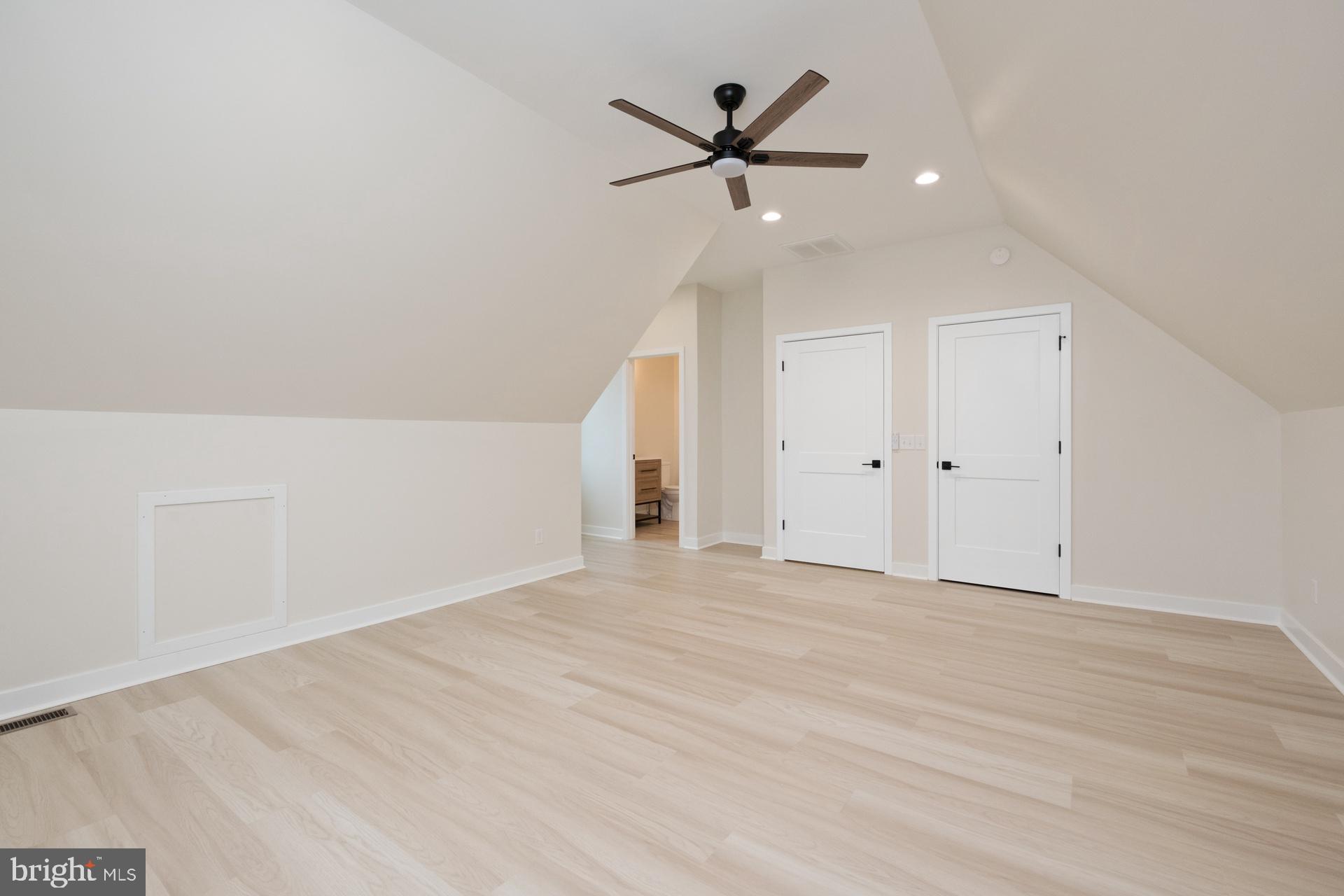 THE PONDS - Residential