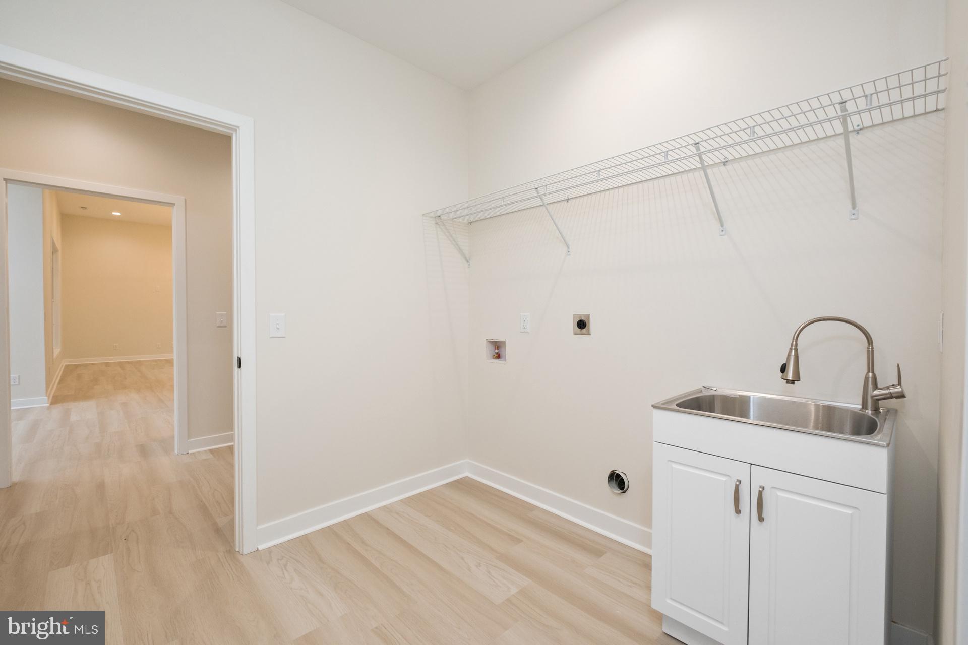 THE PONDS - Residential