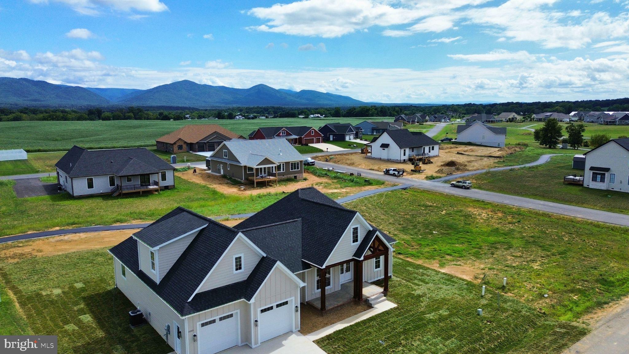 THE PONDS - Residential