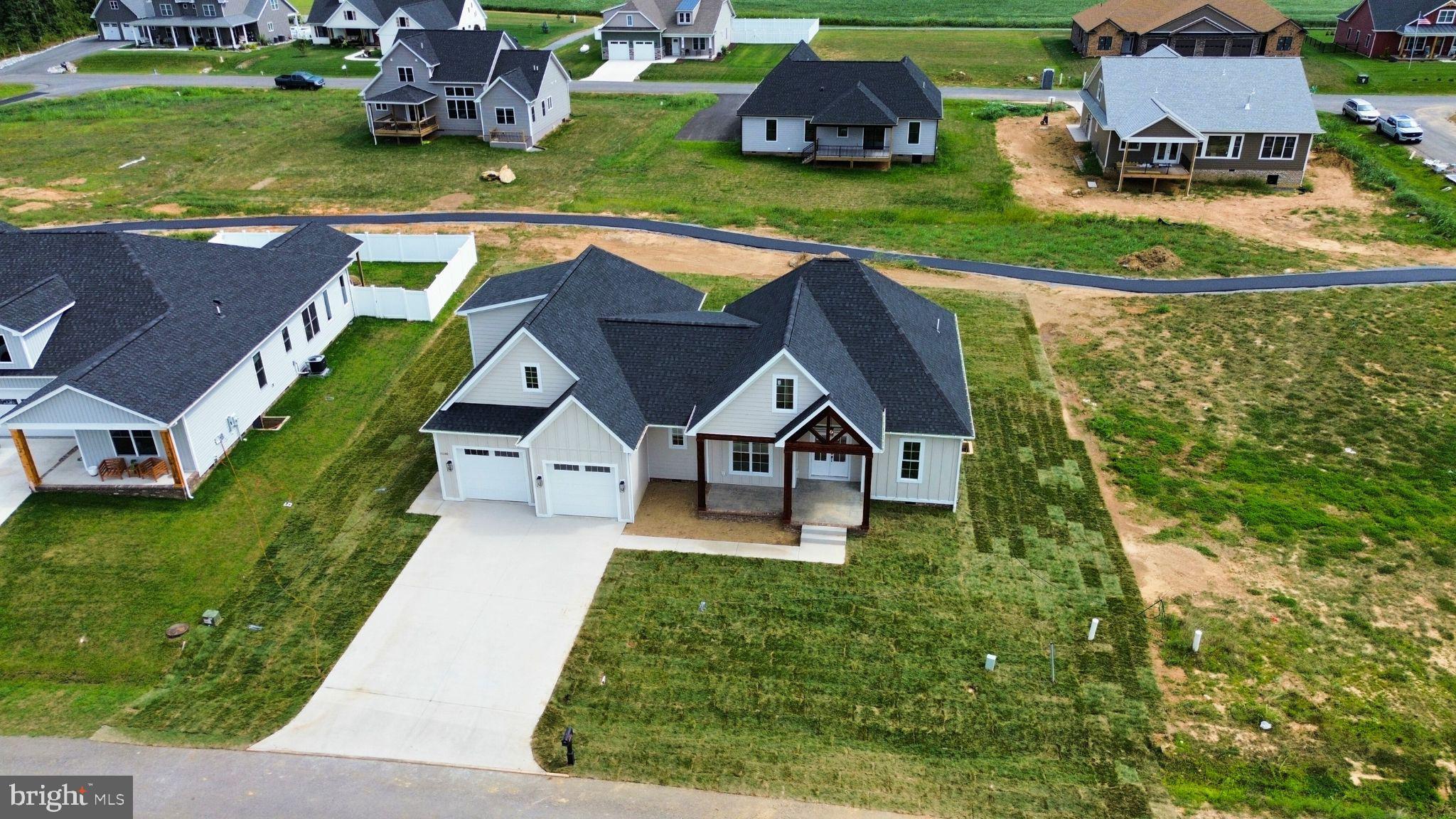 THE PONDS - Residential