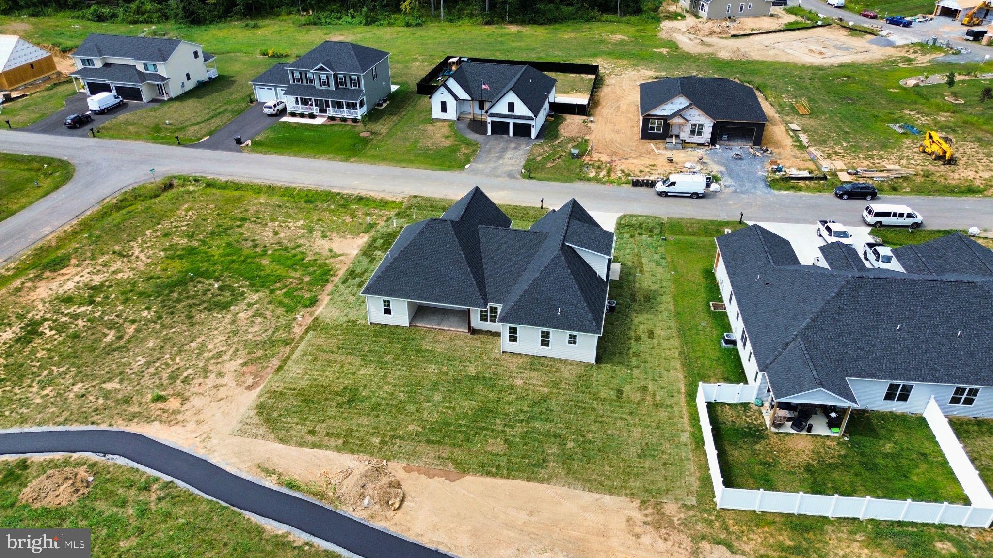 THE PONDS - Residential