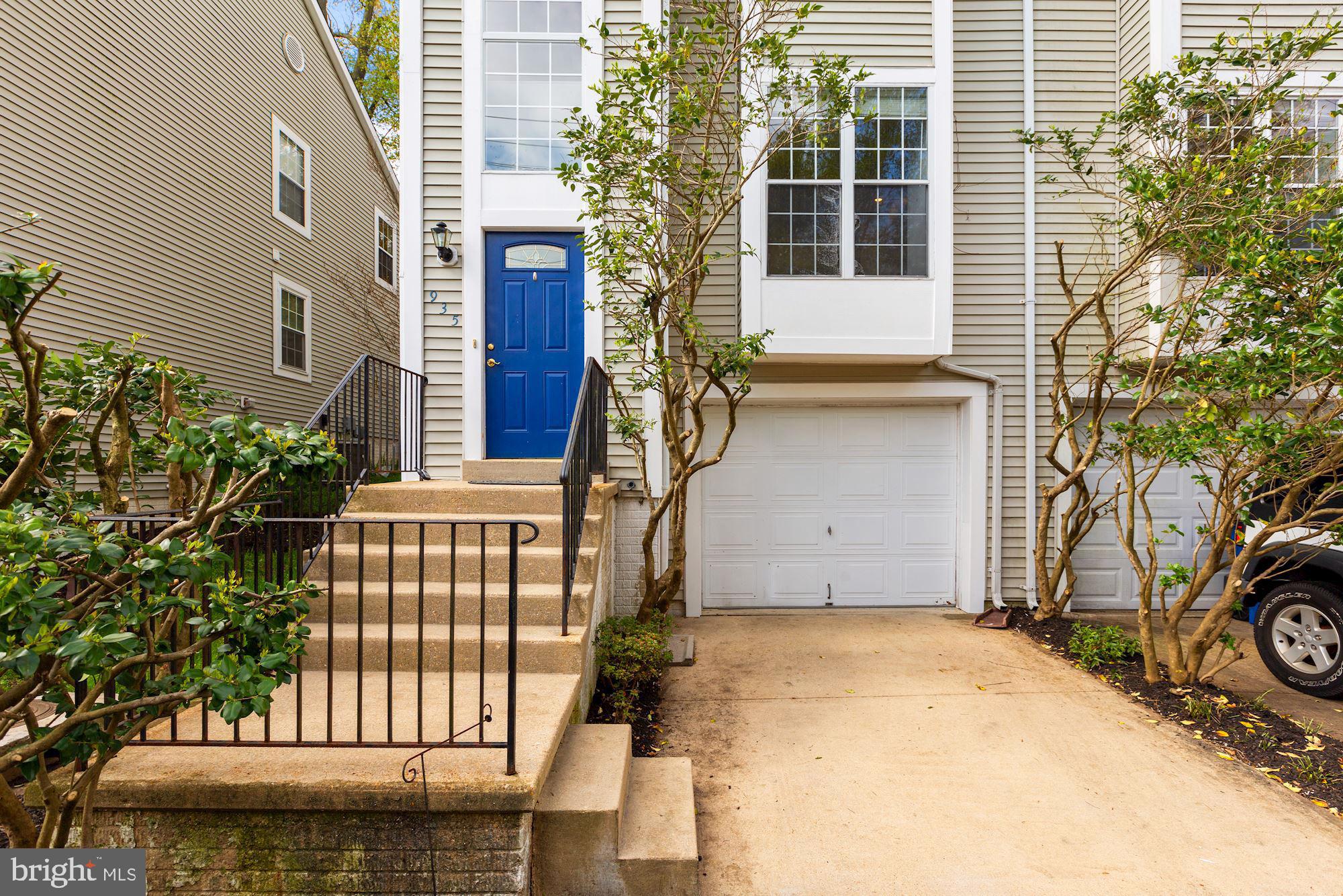 THE HILLS - Residential