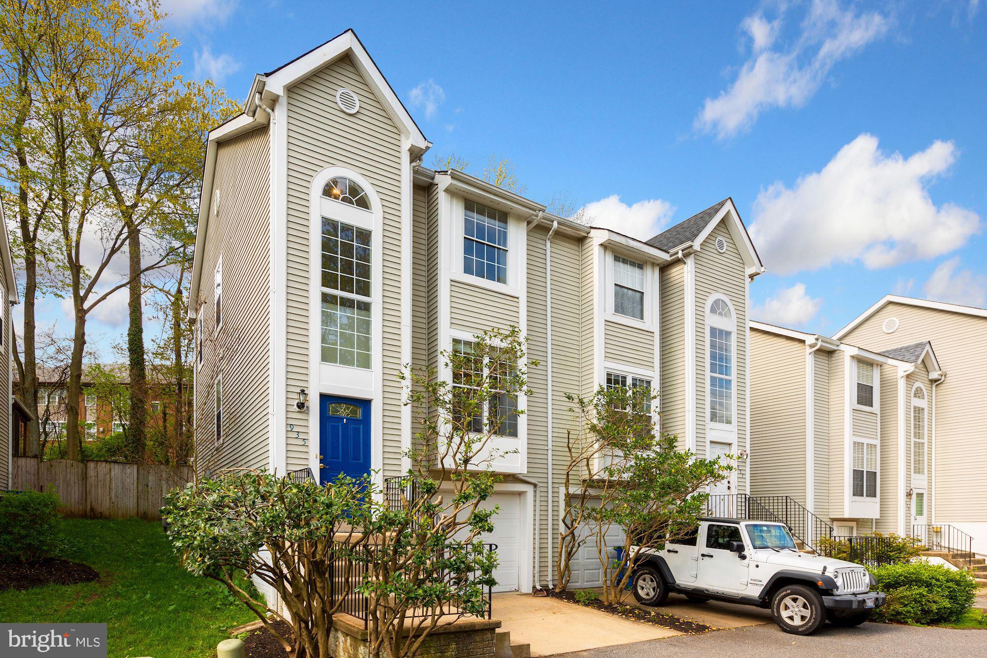 THE HILLS - Residential