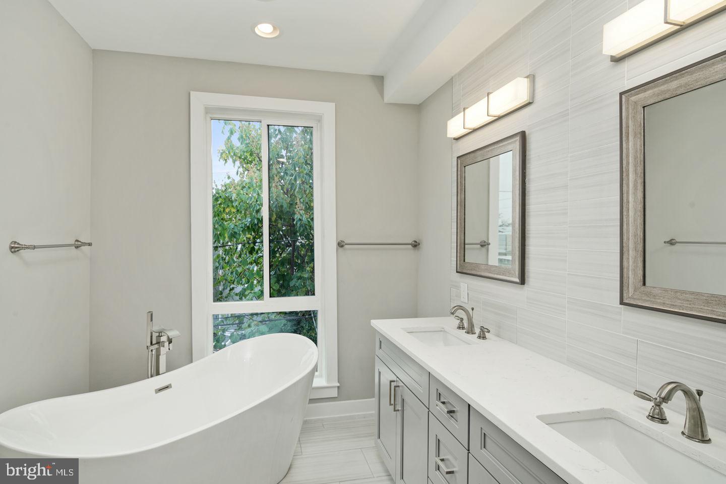 FRANCISVILLE - Residential