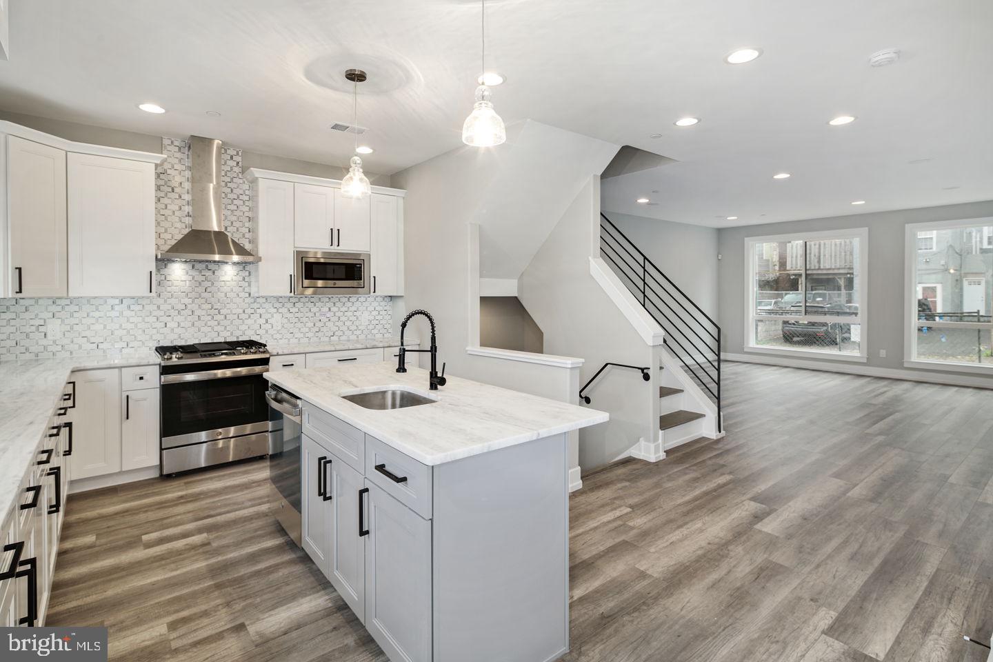 FRANCISVILLE - Residential