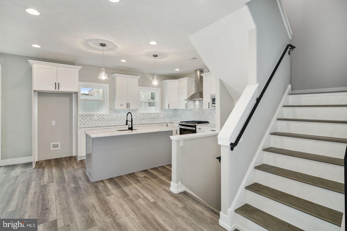 FRANCISVILLE - Residential