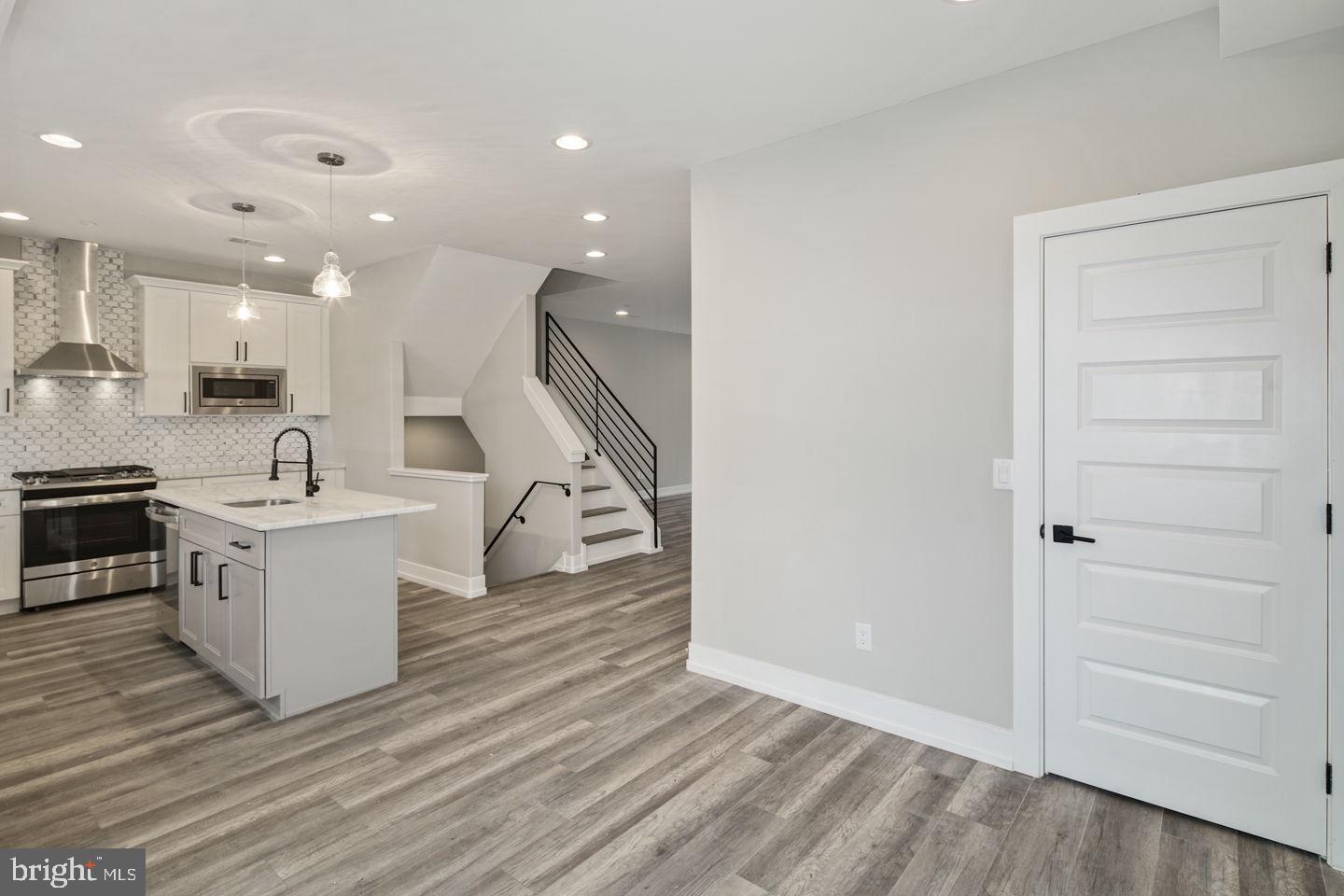 FRANCISVILLE - Residential