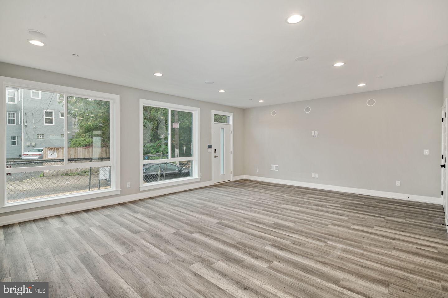 FRANCISVILLE - Residential